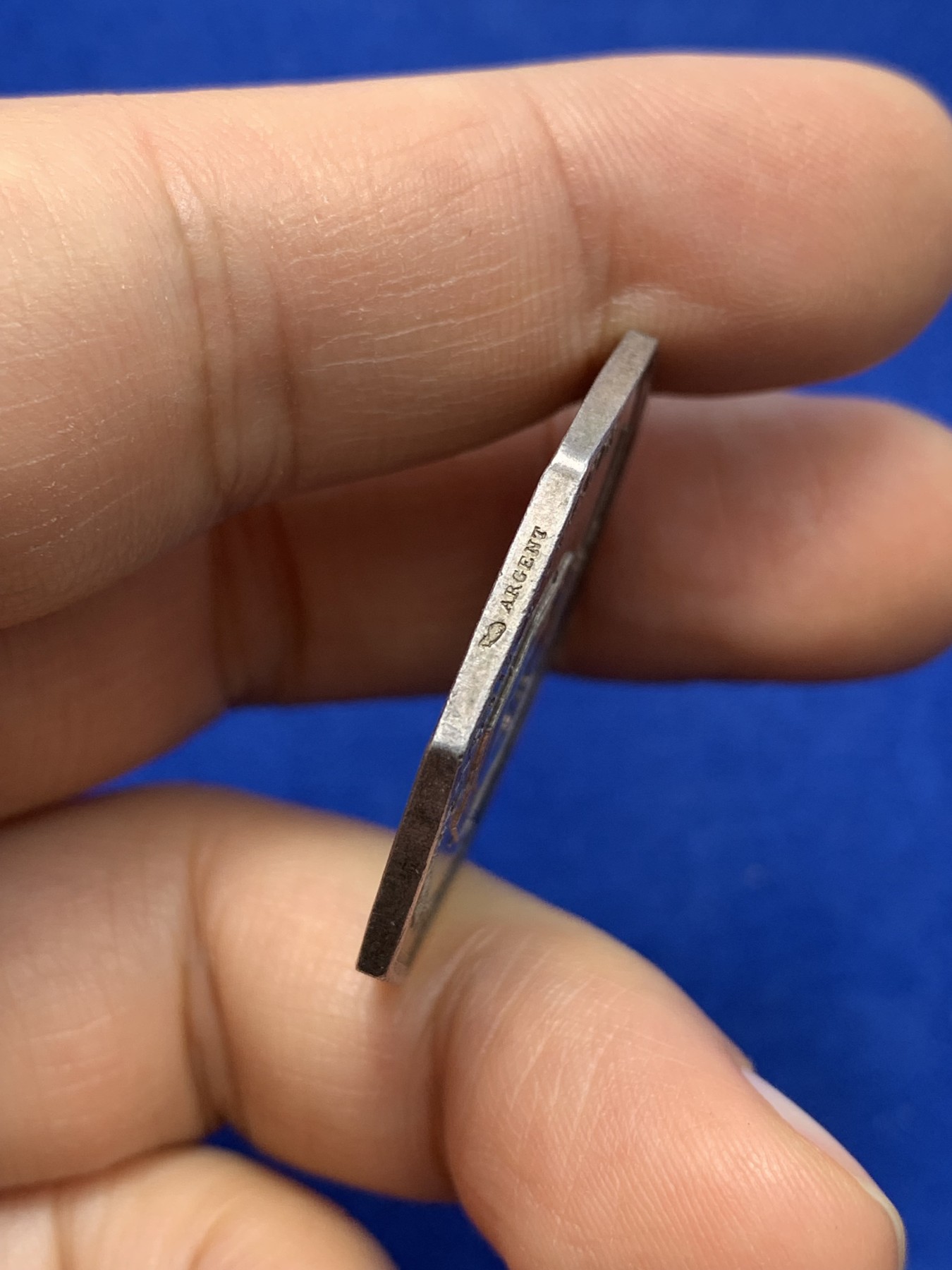 《竞宝斋》第222场-周日，周一 2场 (全场包邮) 1883年法国里昂公证人八角银质代币 绚丽淡彩 14.2g 32.7mm 丰饶角银标