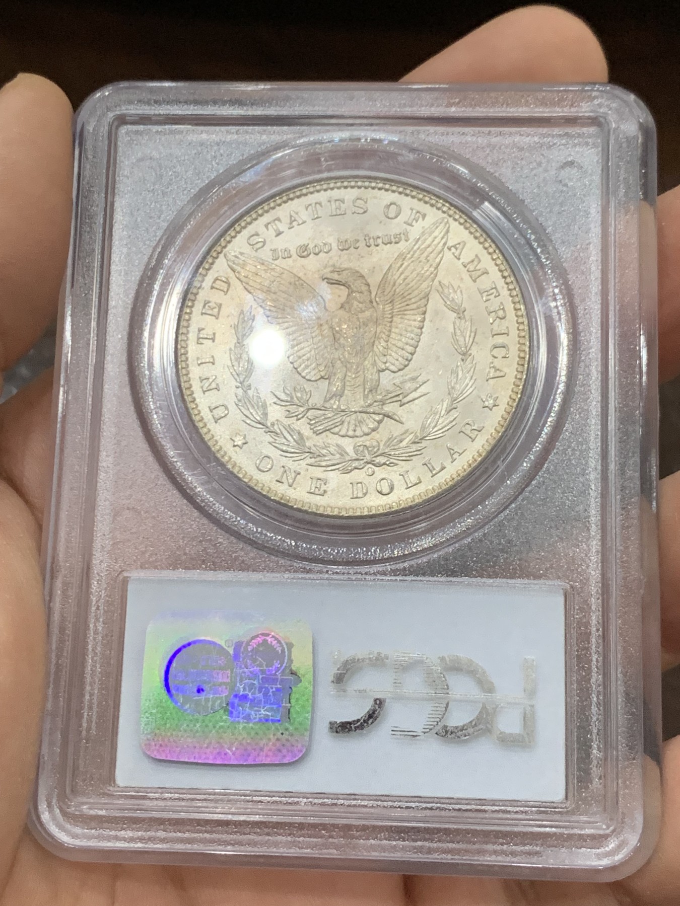 《竞宝斋》第222场-周日，周一 2场 (全场包邮) PCGS-MS64 美国1898年摩根银币O版，原汁原味五彩老包浆，包浆醇厚，卷首币，状态一流。P盒早期小白盒，发行量和市场上较少年份的版本，铸币数量444万枚。