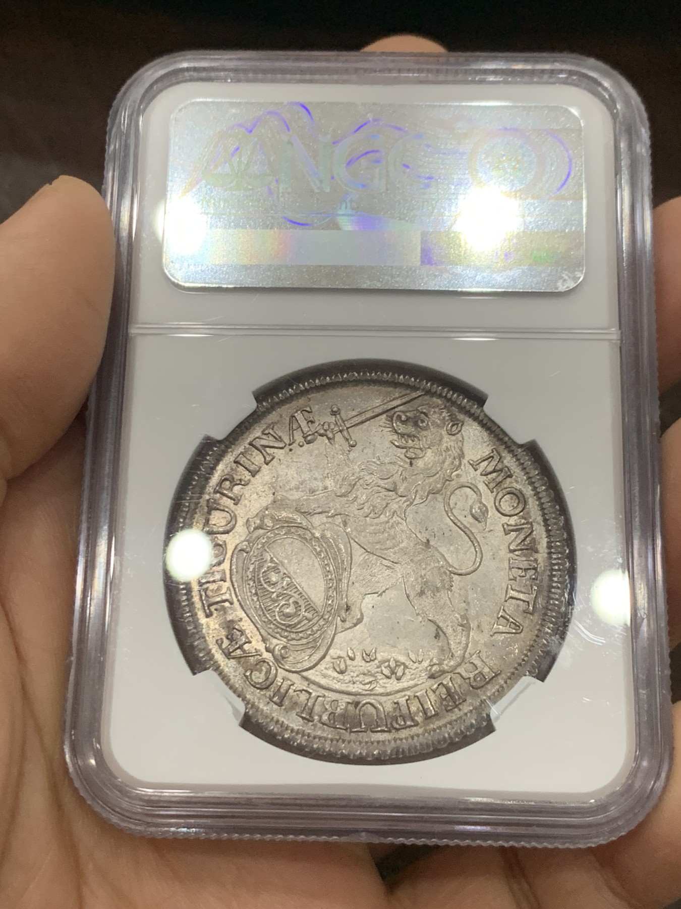 《竞宝斋》第222场-周日，周一 2场 (全场包邮) 唯一冠军分 NGC MS65 瑞士 1753 苏黎世 景观泰勒 大银币 近乎完美的状态 一旦所有别无所求