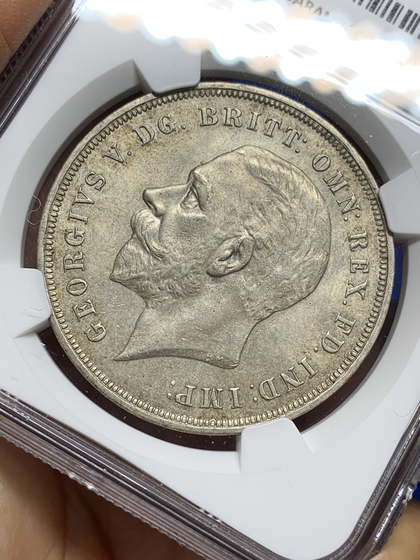 《竞宝斋》第222场-周日，周一 2场 (全场包邮) NGC MS63 英国1935年乔治五世木马剑克朗大银币 木马的标志性包浆 细节完整 铸打犀利 很漂亮