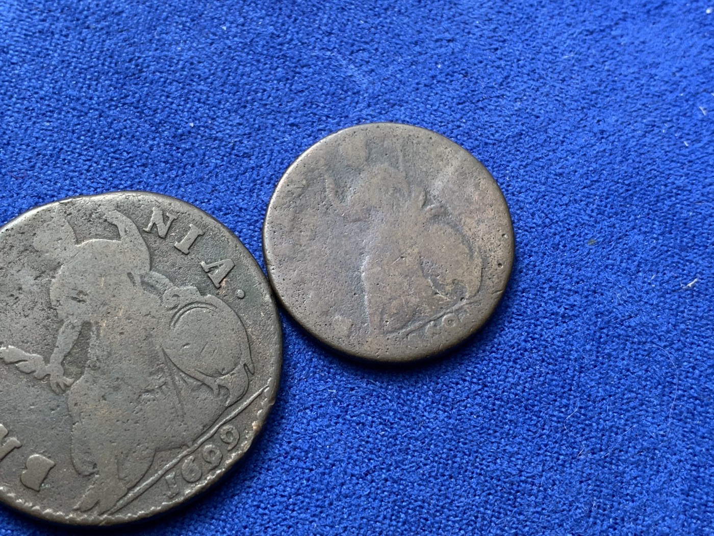 《竞宝斋》第222场-周日，周一 2场 (全场包邮) 两枚一组 169X年英国威廉三世法新、半便士一对 威廉玛丽和威廉三世头像，大英早期货币