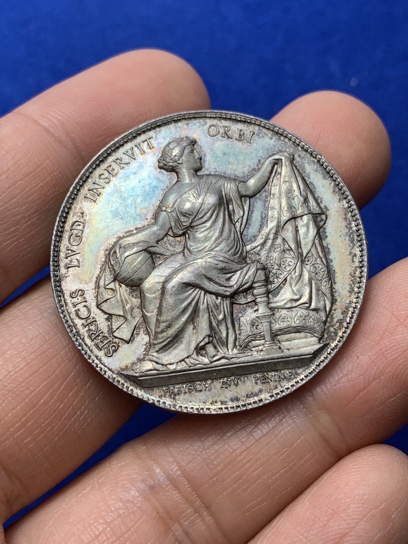 《竞宝斋》第222场-周日，周一 2场 (全场包邮) 法国1860-1879丝绸银章 37.7mm 22.6g 蓝绿色包浆 边铭蜜蜂A 品相不错