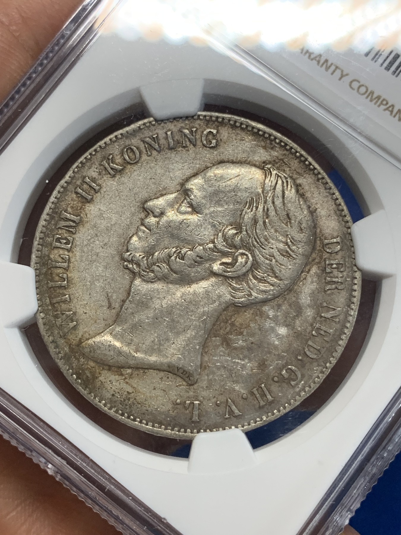 《竞宝斋》第222场-周日，周一 2场 (全场包邮) NGC XFD 荷兰1848年威廉二世 2.5盾长脖子 大银币 少见好品 原味老包浆 945高银