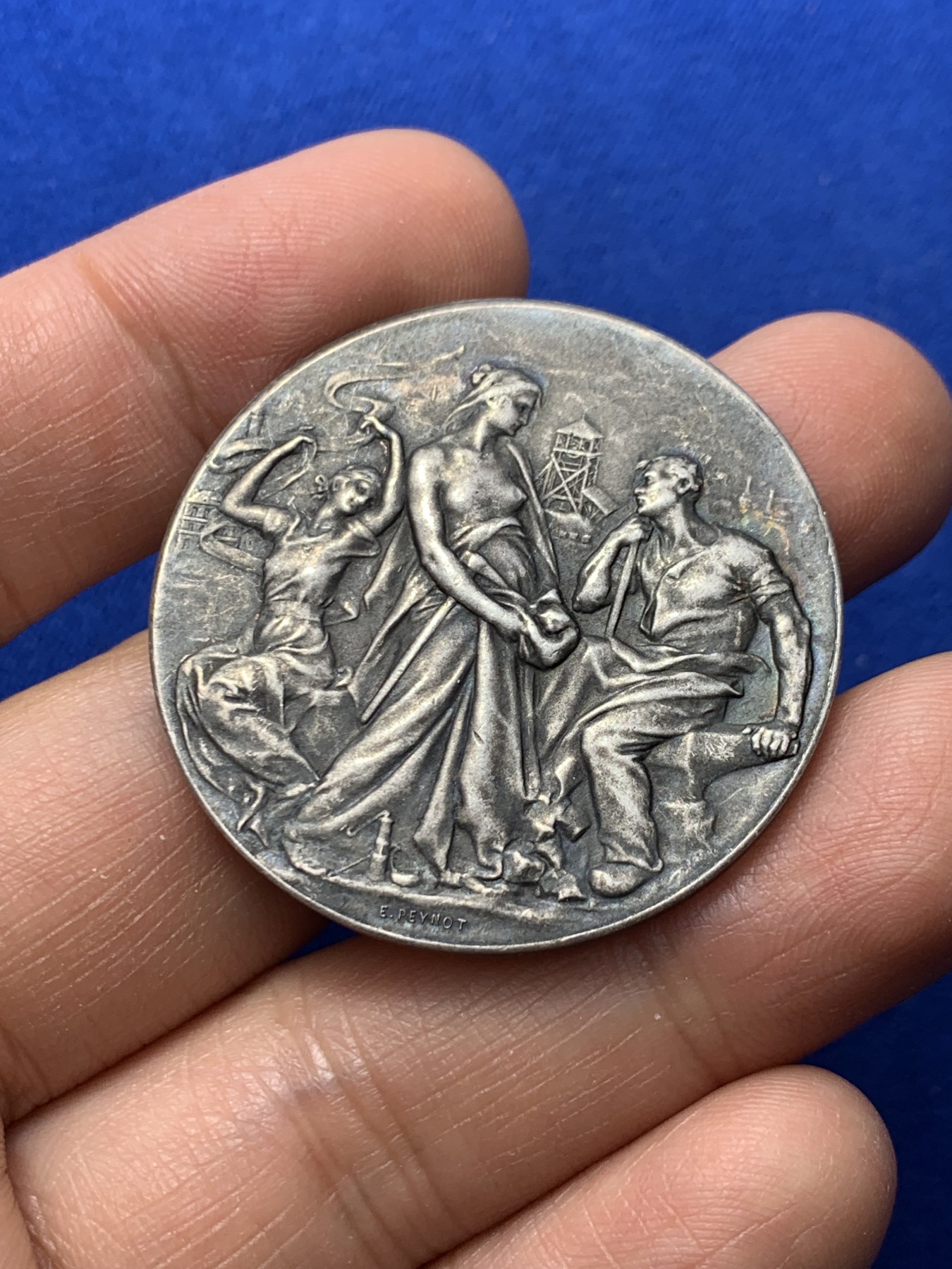 《竞宝斋》第222场-周日，周一 2场 (全场包邮) 法国圣埃蒂安商会银章 38.4毫米 22.7克 边铭菱形argent