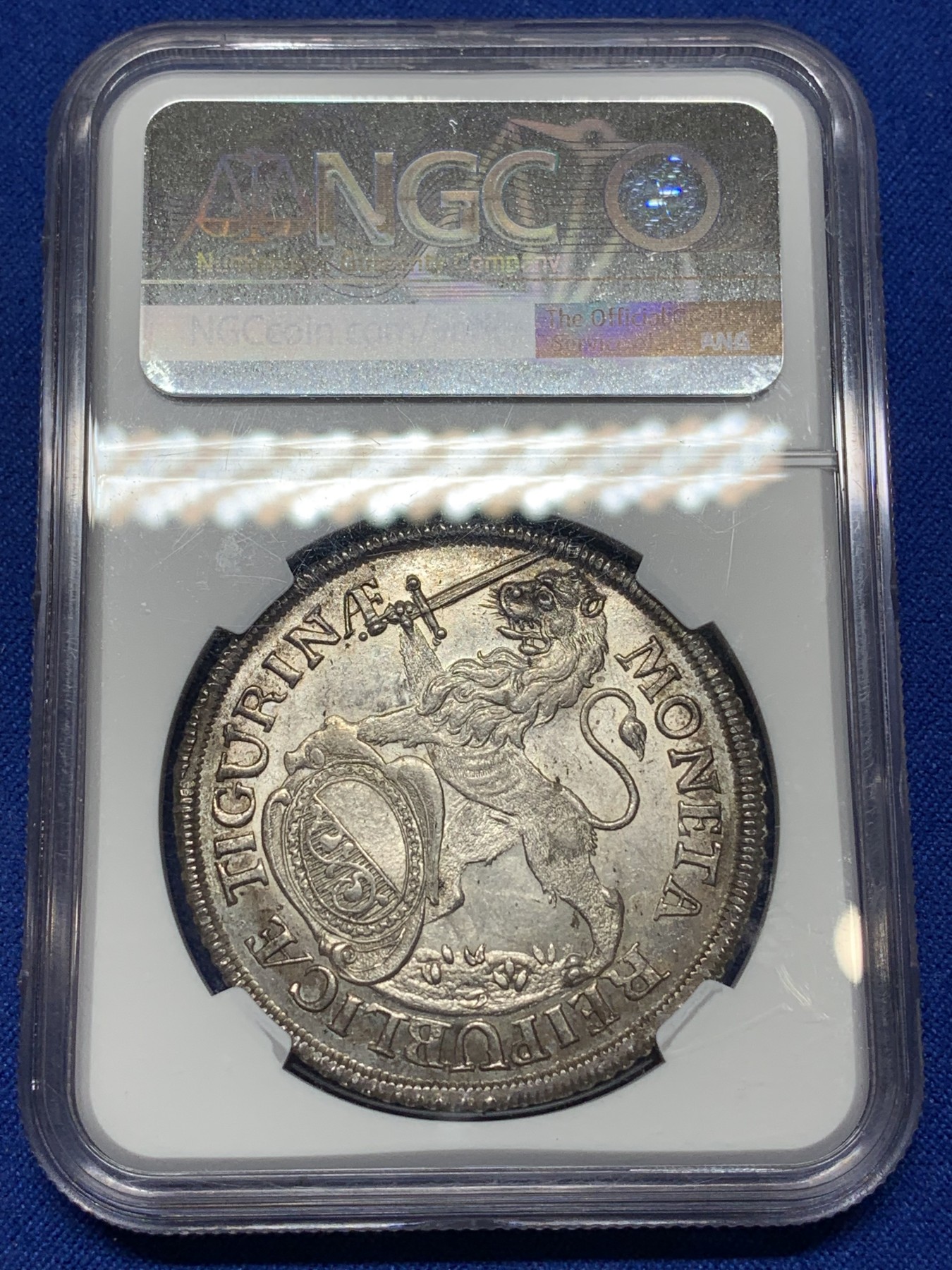 《竞宝斋》第222场-周日，周一 2场 (全场包邮) 唯一冠军分 NGC MS65 瑞士 1753 苏黎世 景观泰勒 大银币 近乎完美的状态 一旦所有别无所求