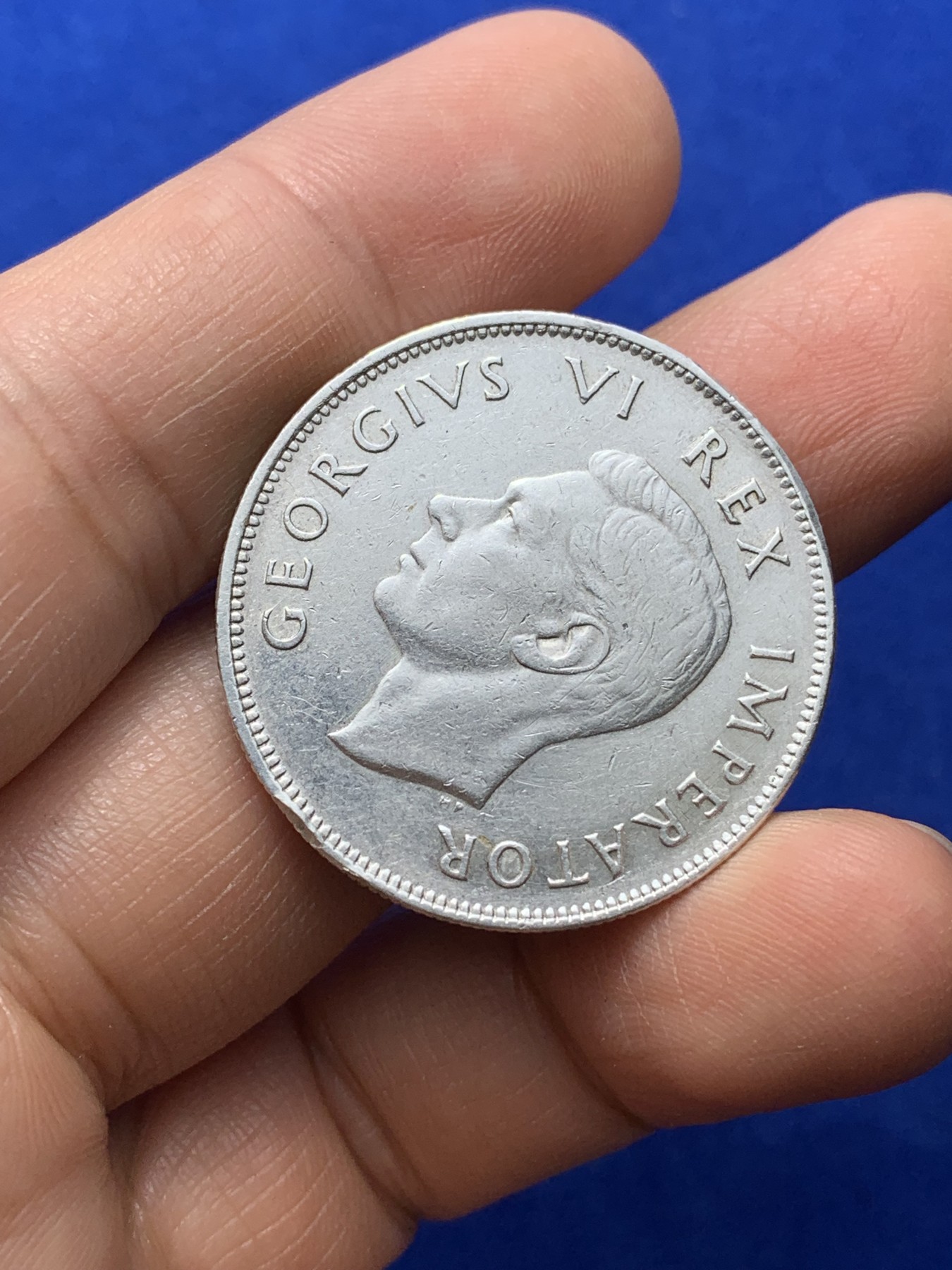 《竞宝斋》第222场-周日，周一 2场 (全场包邮) 英属南非 1942年 乔治六世2.5先令银币 底板带光