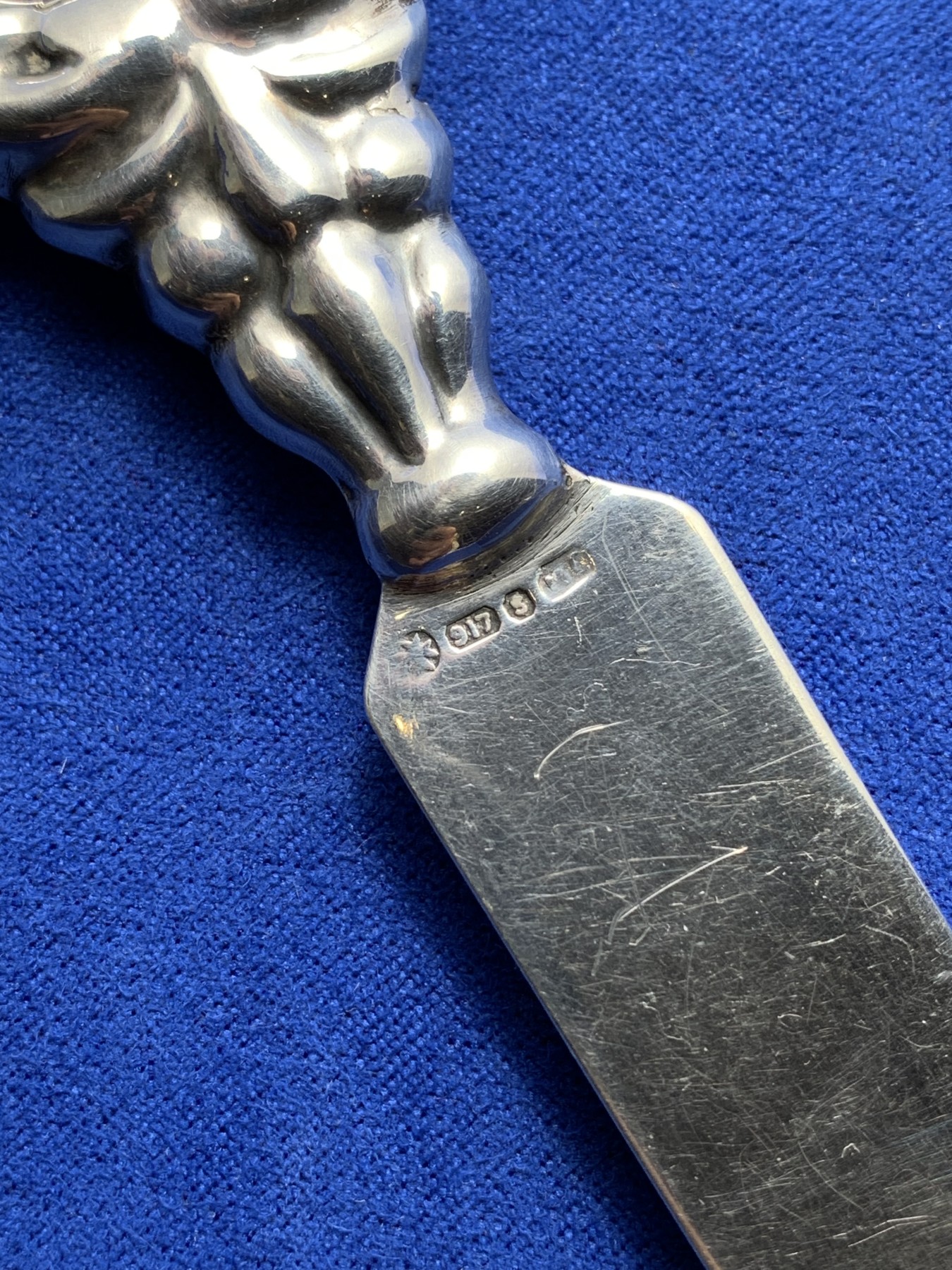 《竞宝斋》第222场-周日，周一 2场 (全场包邮) 欧洲回流 拆信刀 带917银标 基本无磨损 手柄马耳他十字 刀身光亮 重29.6g 20cm 细节见图