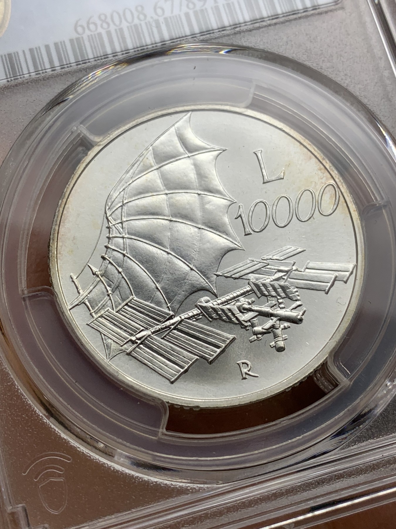 《竞宝斋》第222场-周日，周一 2场 (全场包邮) PCGS-MS67 意大利2000年达芬奇飞行器和空间站10000里拉银币