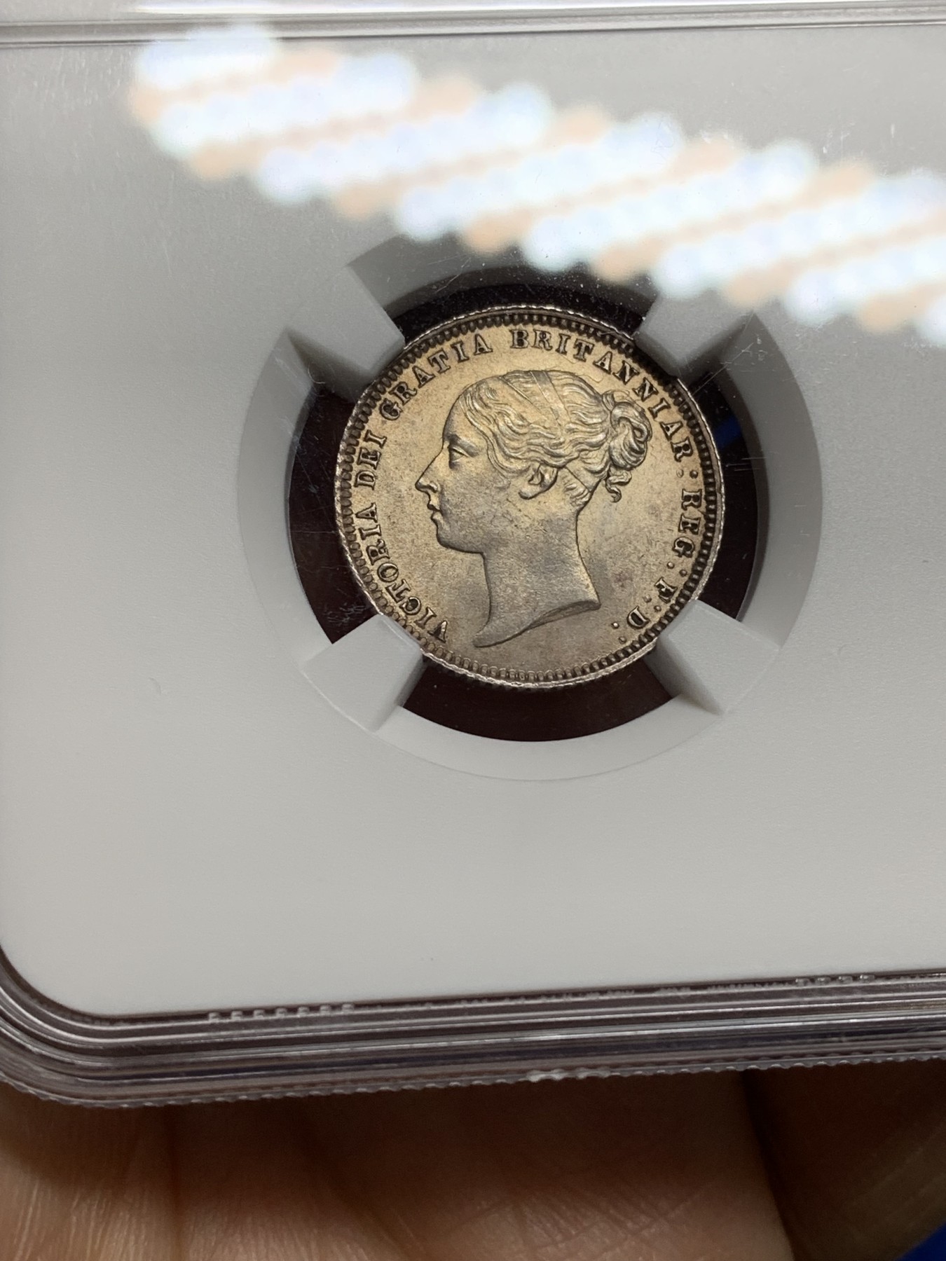 《竞宝斋》第222场-周日，周一 2场 (全场包邮) NGC-MS64 英国1872年小维头像6便士  稀少年份  更高分仅9枚