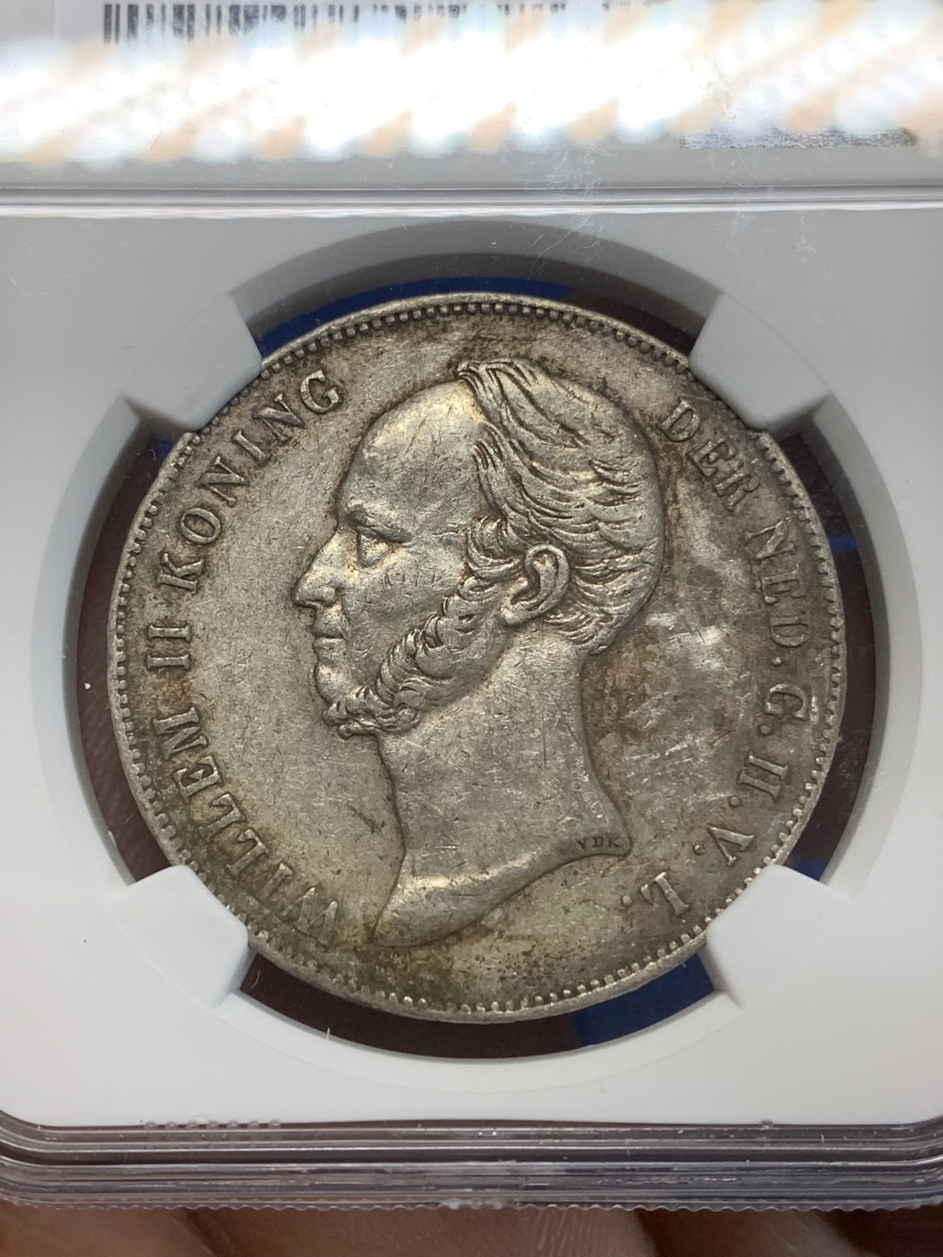 《竞宝斋》第222场-周日，周一 2场 (全场包邮) NGC XFD 荷兰1848年威廉二世 2.5盾长脖子 大银币 少见好品 原味老包浆 945高银