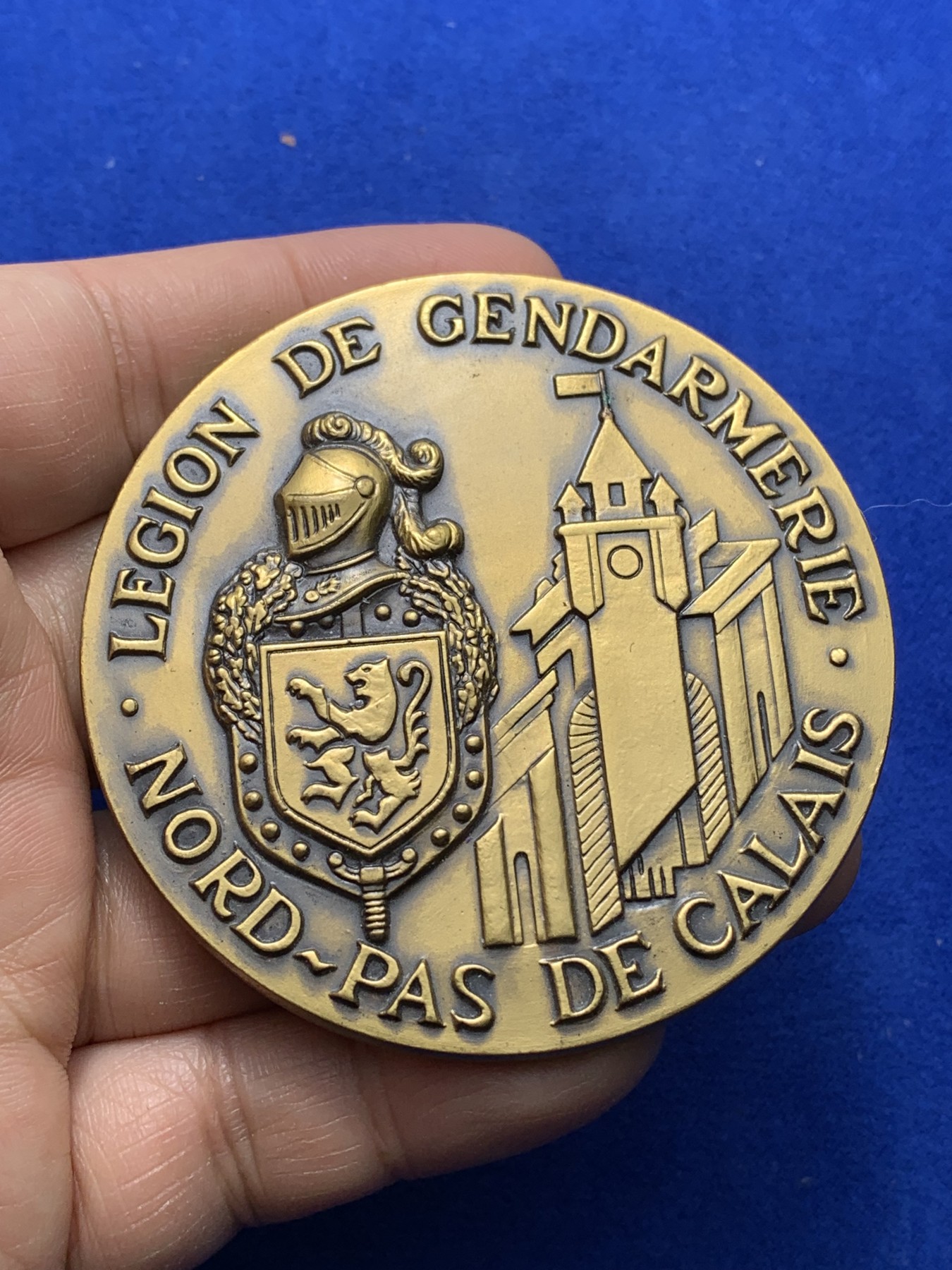 《竞宝斋》第222场-周日，周一 2场 (全场包邮) 20世纪法国，北加来海峡宪兵军团大章，军事警察双重职能执法机构（罕见）边铭三角BR，重量144g 直径65mm 美品