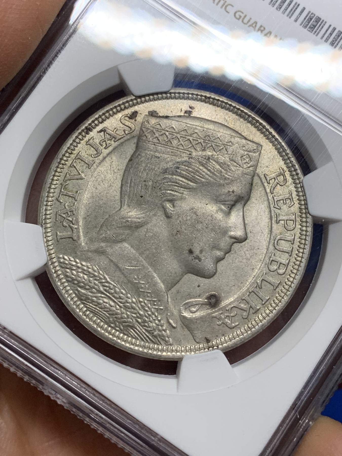 《竞宝斋》第222场-周日，周一 2场 (全场包邮) NGC-MS62 拉脱维亚1929年5拉特大银币，少见首年版，原汁原味老包浆。