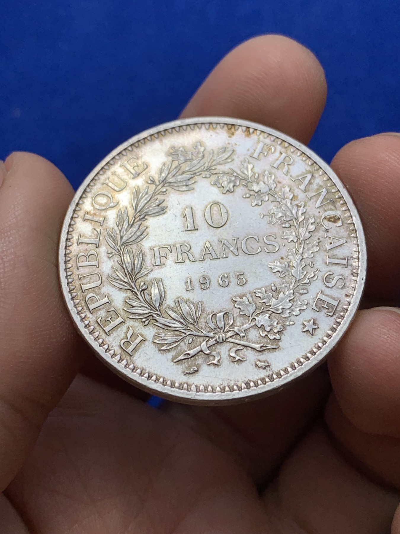 《竞宝斋》第222场-周日，周一 2场 (全场包邮) 法国 1965年 10法郎 大力神银币 顶级完未品相 底彩自然丝滑