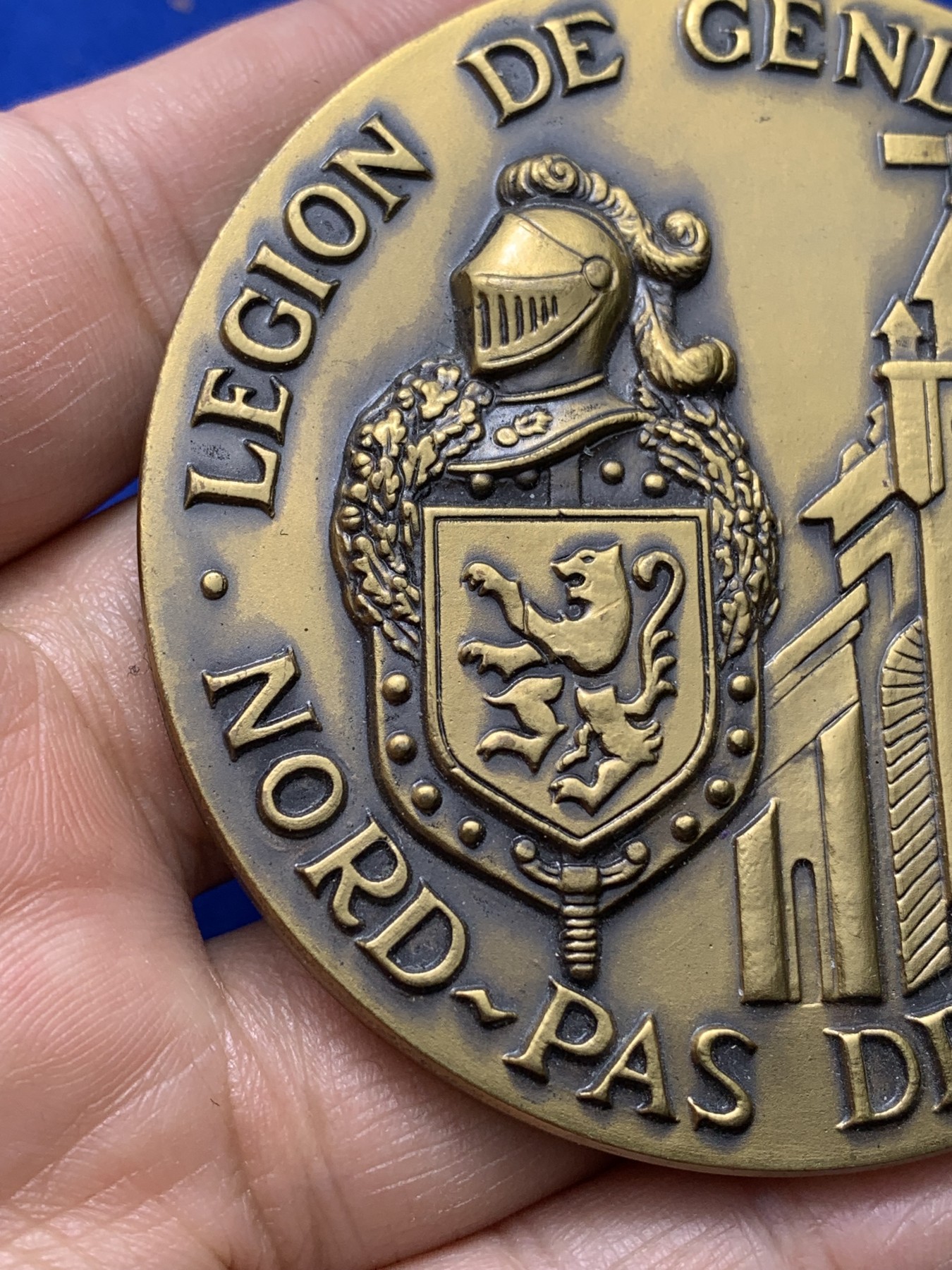 《竞宝斋》第222场-周日，周一 2场 (全场包邮) 20世纪法国，北加来海峡宪兵军团大章，军事警察双重职能执法机构（罕见）边铭三角BR，重量144g 直径65mm 美品
