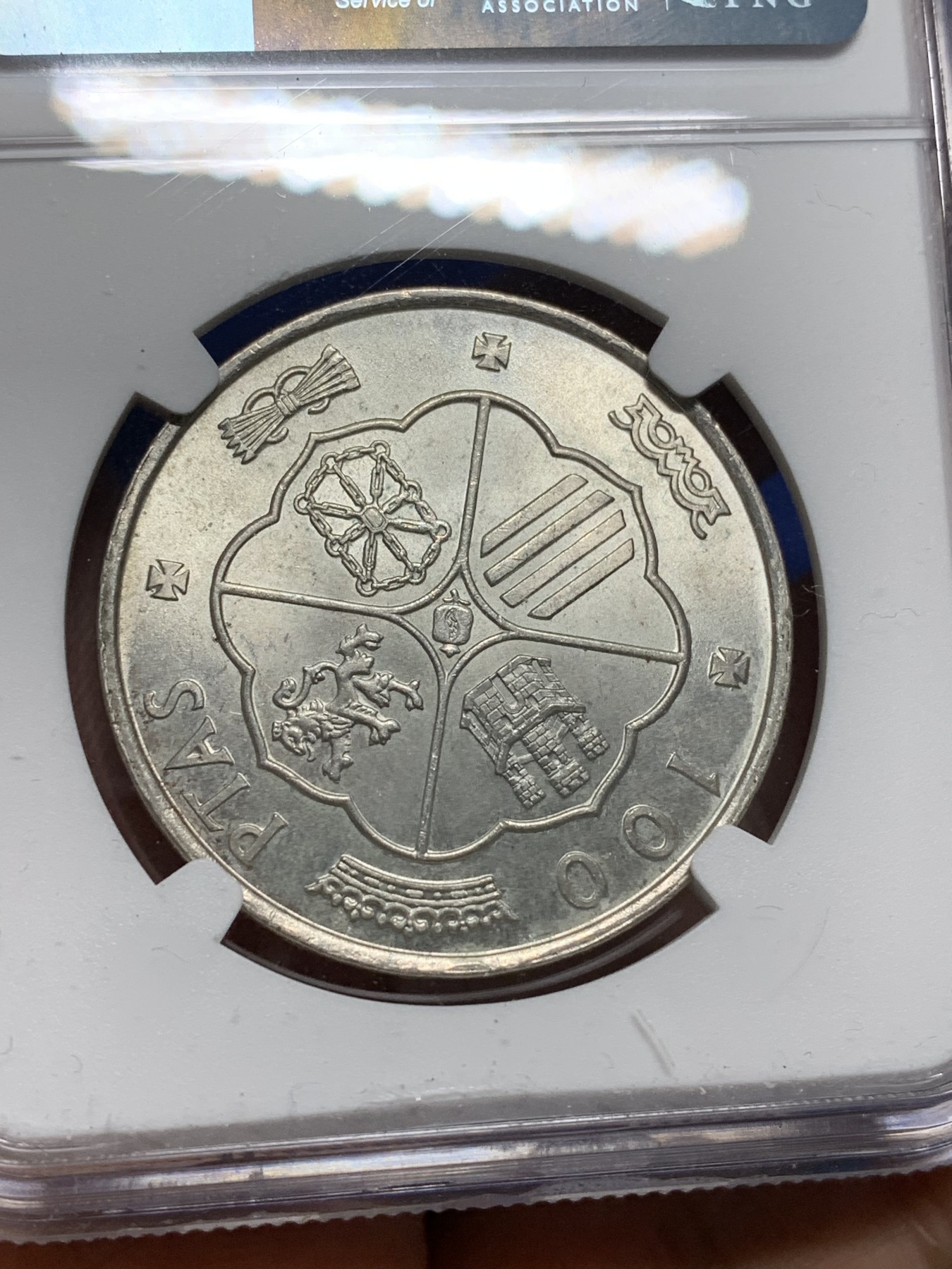 《竞宝斋》第222场-周日，周一 2场 (全场包邮) NGC MS64 西班牙1966佛朗哥100比赛塔银币 69版