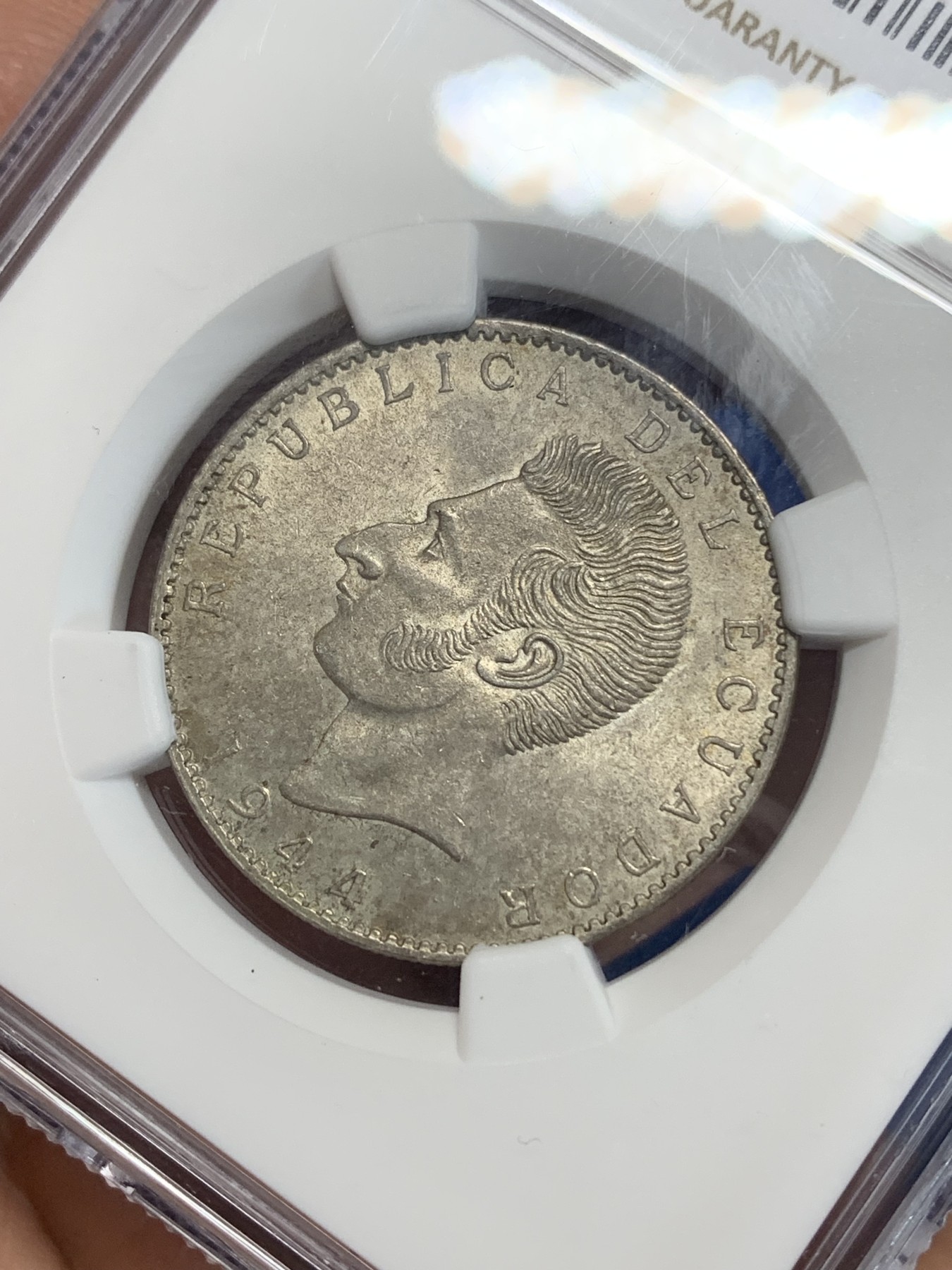 《竞宝斋》第222场-周日，周一 2场 (全场包邮) NGC MS64厄瓜多尔1944年2S银币 墨西哥代铸 十字转光 小面值好品稀见 南美热门