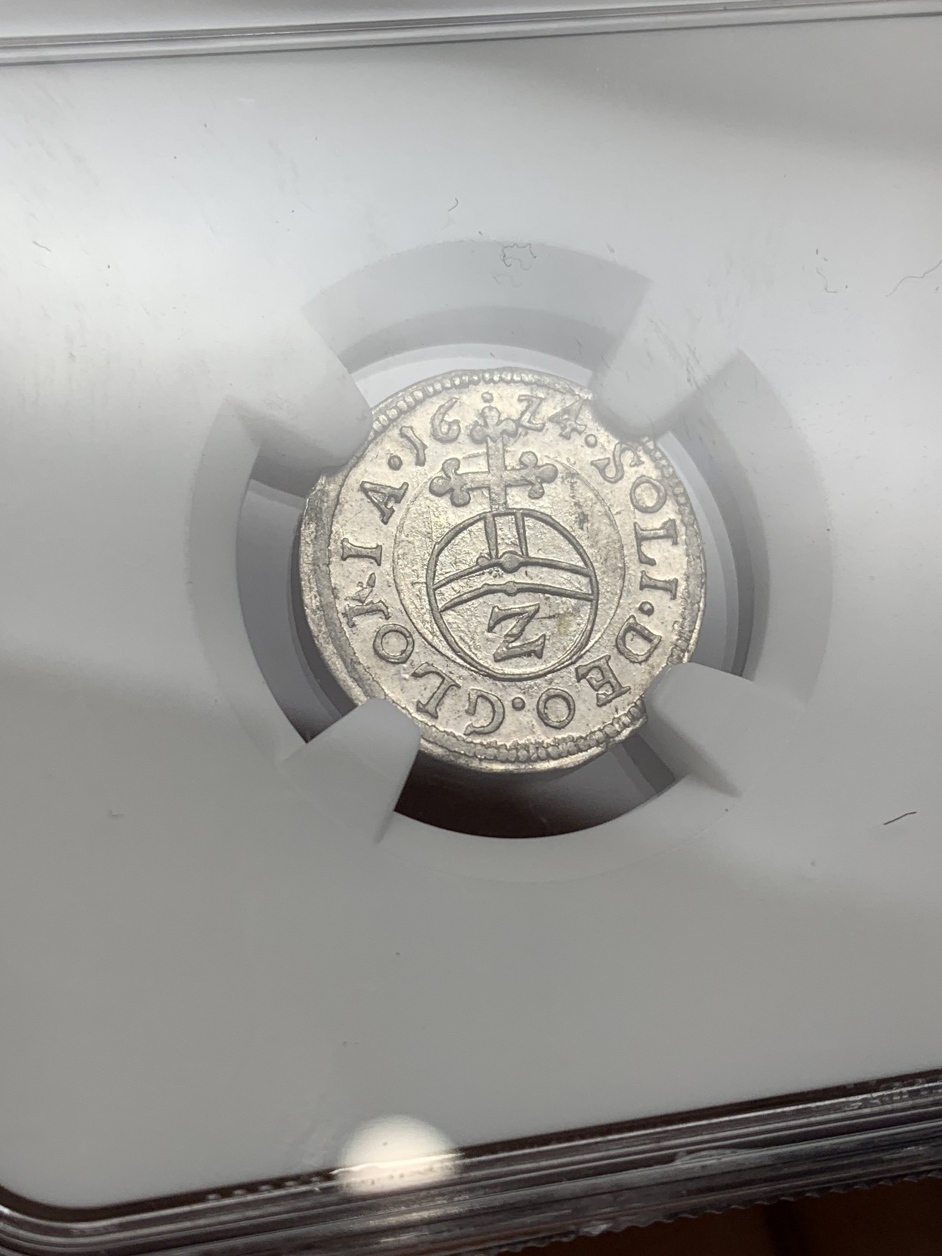 《竞宝斋》第222场-周日，周一 2场 (全场包邮) NGC MS61 德国1624巴伐利亚2克鲁泽小银币，更高分仅两枚。