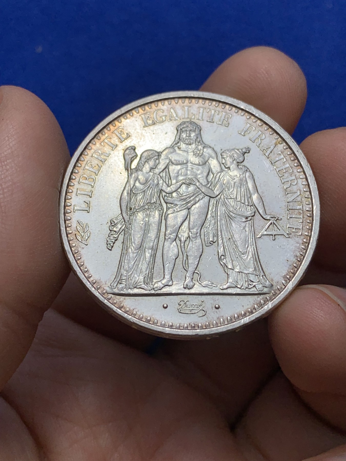 《竞宝斋》第222场-周日，周一 2场 (全场包邮) 法国 1965年 10法郎 大力神银币 顶级完未品相 底彩自然丝滑