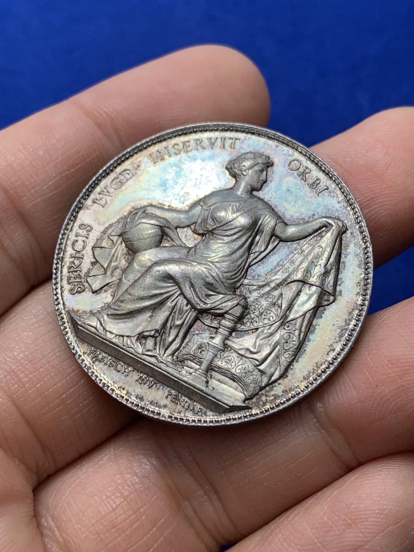 《竞宝斋》第222场-周日，周一 2场 (全场包邮) 法国1860-1879丝绸银章 37.7mm 22.6g 蓝绿色包浆 边铭蜜蜂A 品相不错