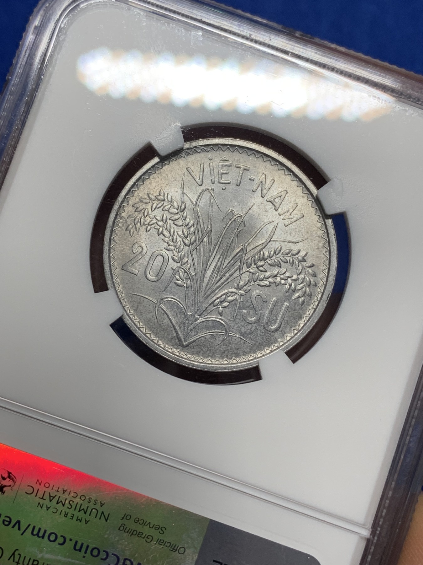 《竞宝斋》第222场-周日，周一 2场 (全场包邮) NGC MS63 越南1953三美女20苏铝币