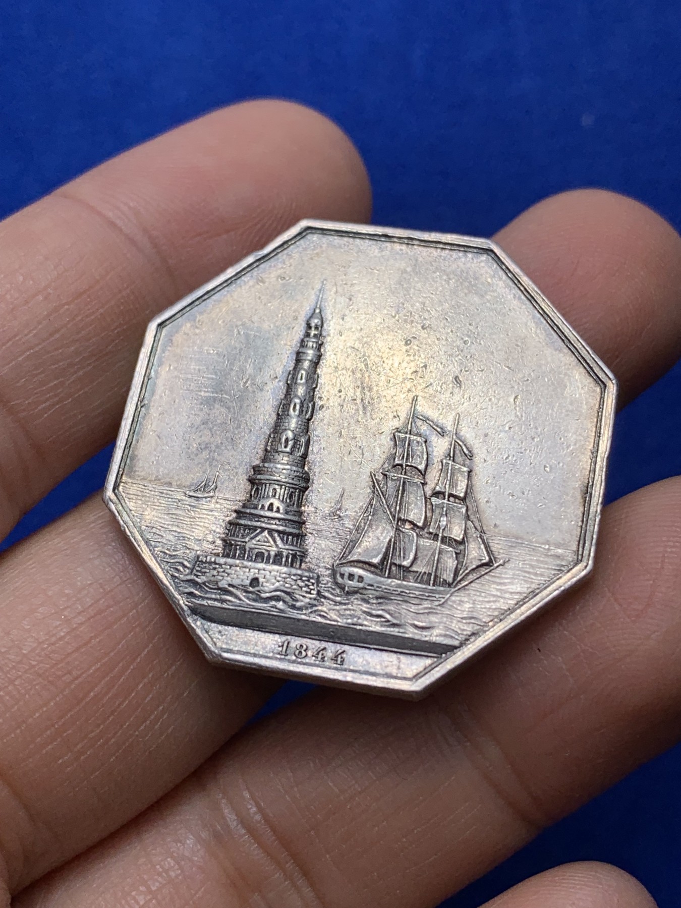 《竞宝斋》第222场-周日，周一 2场 (全场包邮) 法国1844八角银质代币，波尔多海上保险公司，边铭丰饶角ARGENT，稀有，重量18.57g，直径34.5mm