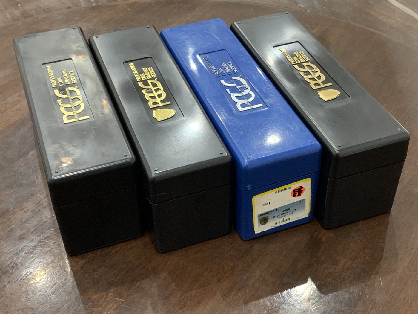 《竞宝斋》第222场-周日，周一 2场 (全场包邮) PCGS原装评级币的收纳盒子 一个可放20枚币 四个一组 收藏必备