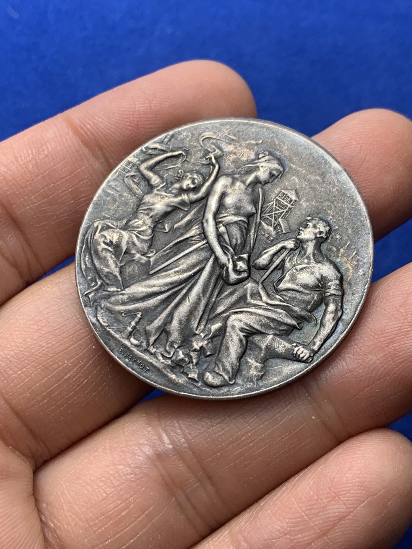 《竞宝斋》第222场-周日，周一 2场 (全场包邮) 法国圣埃蒂安商会银章 38.4毫米 22.7克 边铭菱形argent