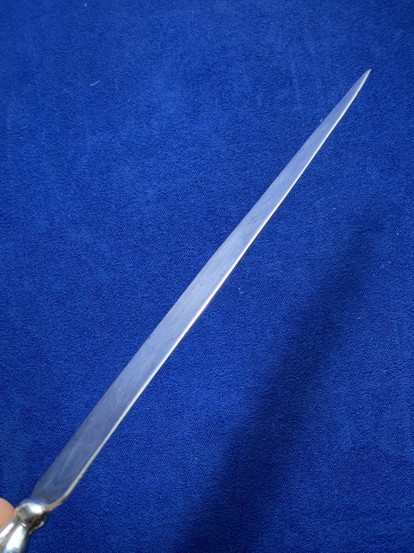 《竞宝斋》第222场-周日，周一 2场 (全场包邮) 欧洲回流 拆信刀 带917银标 基本无磨损 手柄马耳他十字 刀身光亮 重29.6g 20cm 细节见图