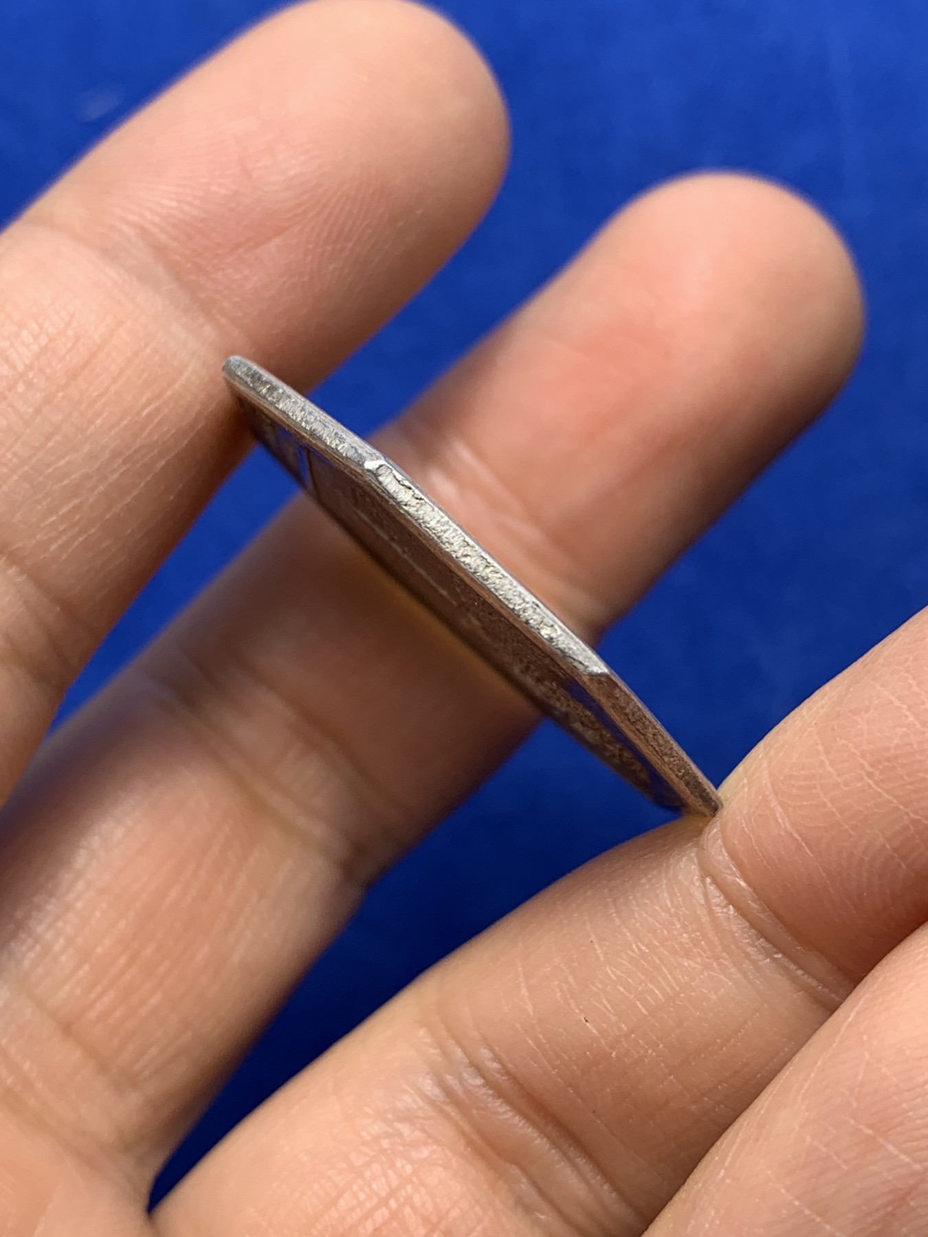 《竞宝斋》第222场-周日，周一 2场 (全场包邮) 法国红苹果园林银质八角代币 约31.6mm 12g 品相不错 早期无边铭（送小方盒）