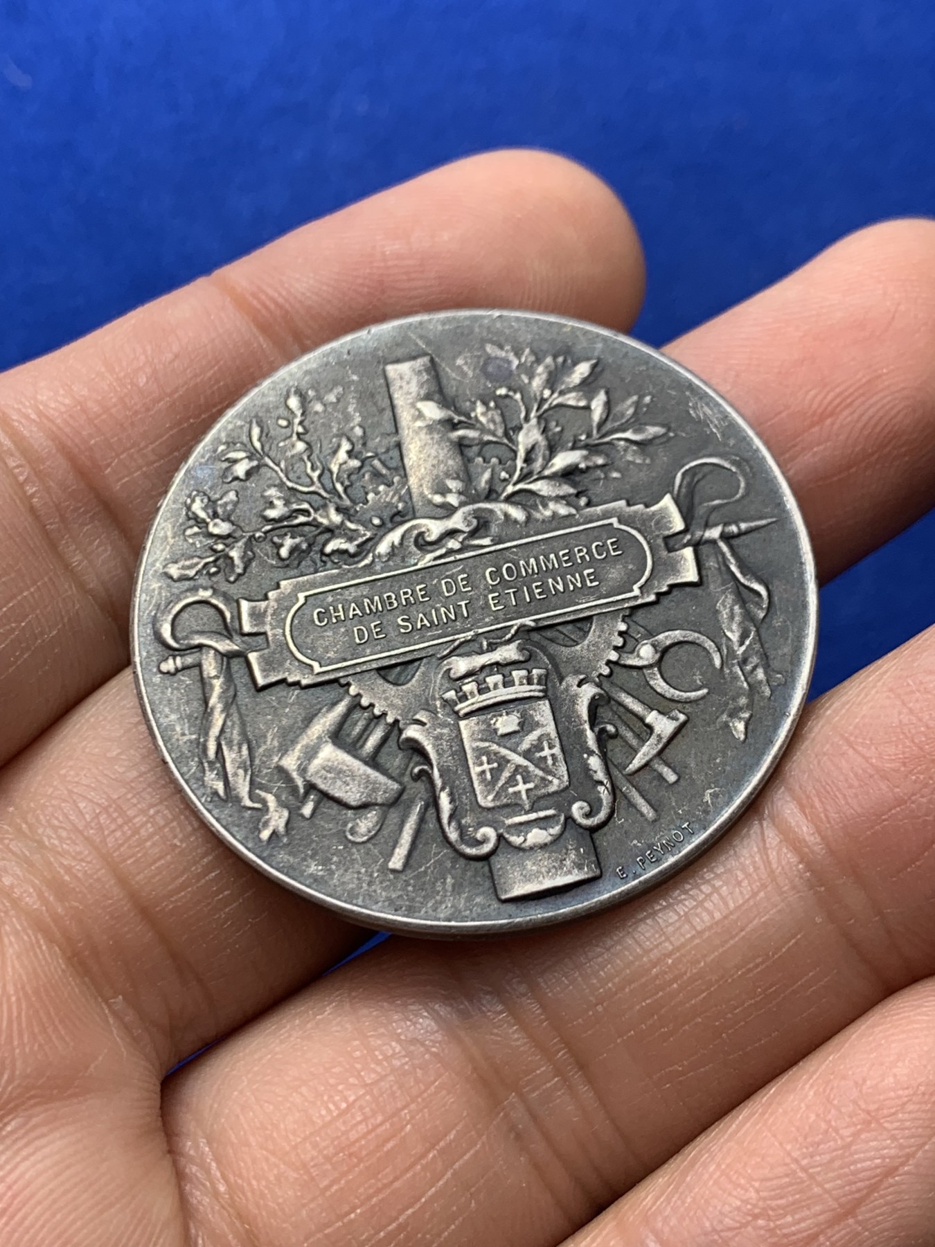 《竞宝斋》第222场-周日，周一 2场 (全场包邮) 法国圣埃蒂安商会银章 38.4毫米 22.7克 边铭菱形argent