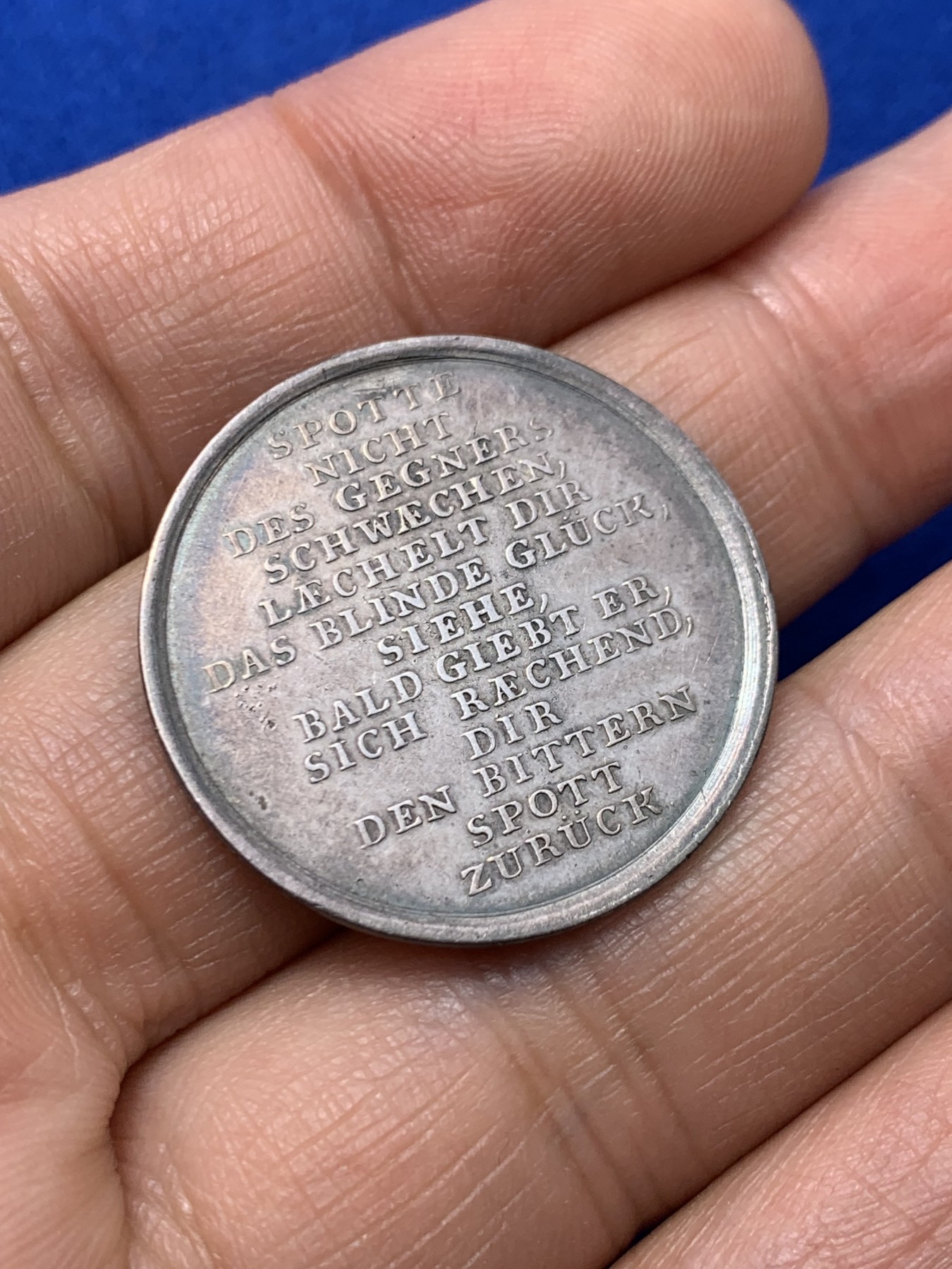 《竞宝斋》第222场-周日，周一 2场 (全场包邮) 德国loos寓言故事银章 狐狸与鹤 28.6毫米 5.5克 原味包浆 带彩色光泽