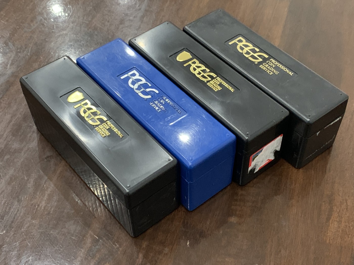 《竞宝斋》第222场-周日，周一 2场 (全场包邮) PCGS原装评级币的收纳盒子 一个可放20枚币 四个一组 收藏必备