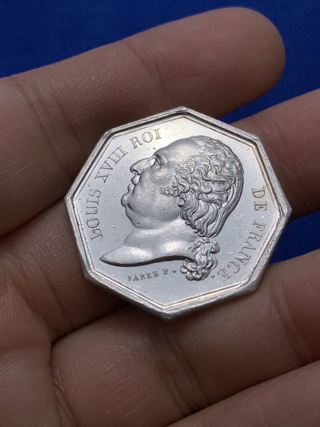 《竞宝斋》第222场-周日，周一 2场 (全场包邮) 法国1845-1860路易十八火灾保险银质八角代币 对角30.5mm 13.3g unc 边铭 手指A 早期品种