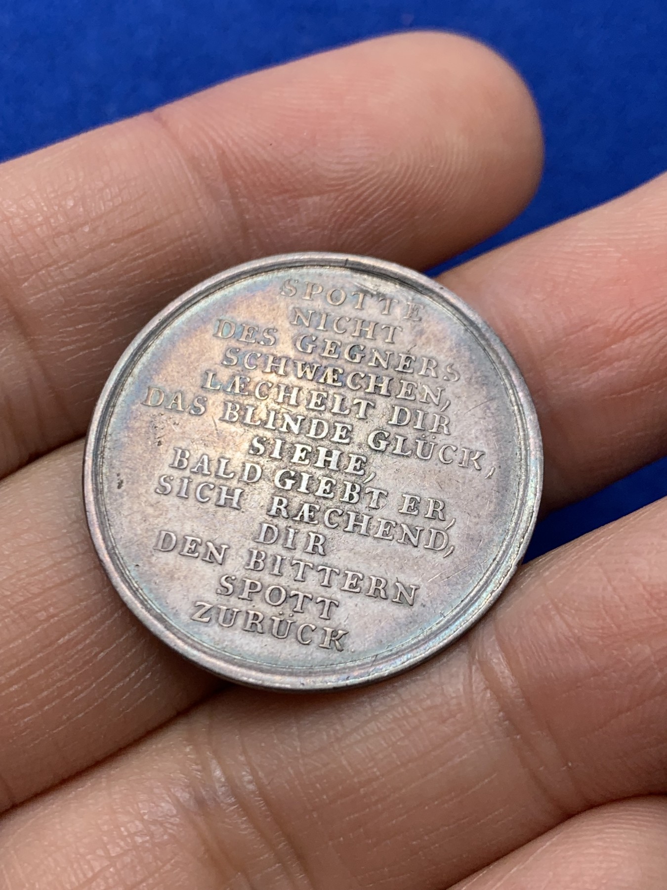 《竞宝斋》第222场-周日，周一 2场 (全场包邮) 德国loos寓言故事银章 狐狸与鹤 28.6毫米 5.5克 原味包浆 带彩色光泽