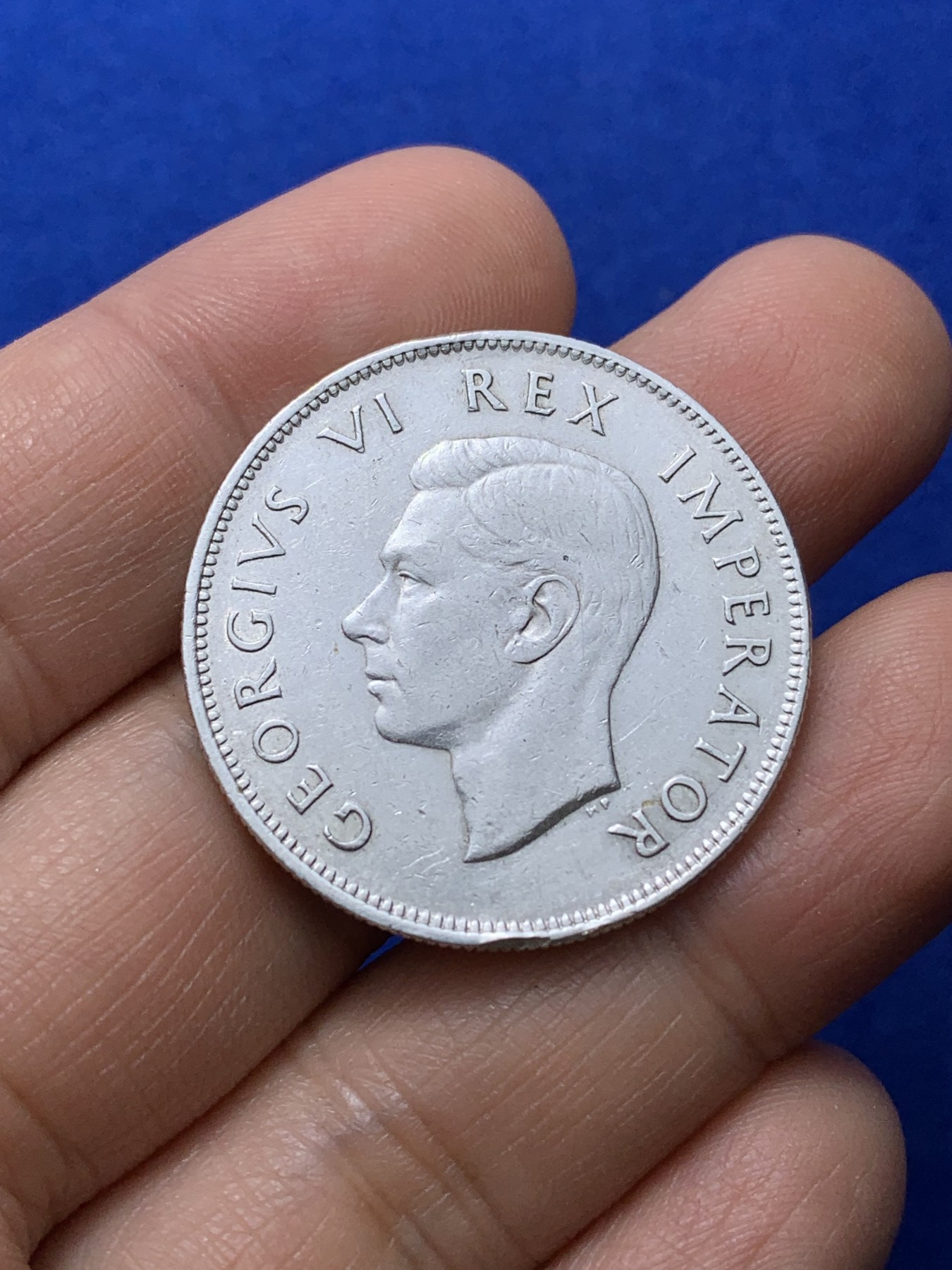 《竞宝斋》第222场-周日，周一 2场 (全场包邮) 英属南非 1942年 乔治六世2.5先令银币 底板带光