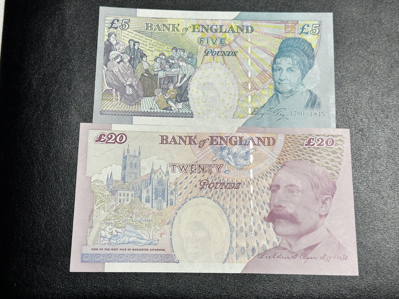 《外钞收藏家》第三百二十期（爱尔兰、北爱尔兰、马耳他专场） 英国E序列5镑全新+10镑AU 两张一起