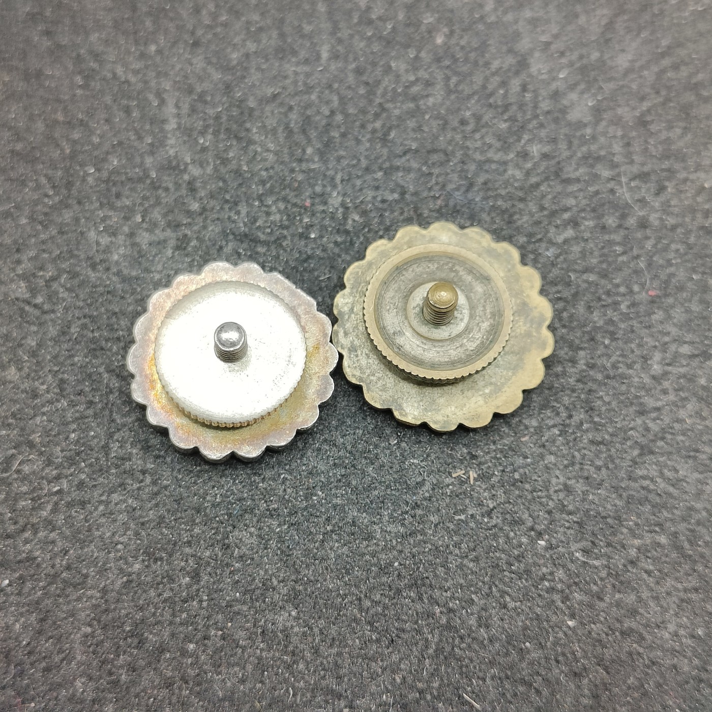 全场0元起拍 第116期 咸鱼国勋章拍卖专场 12月13日（周三）下午6：00开始 日本消防领扣章两个