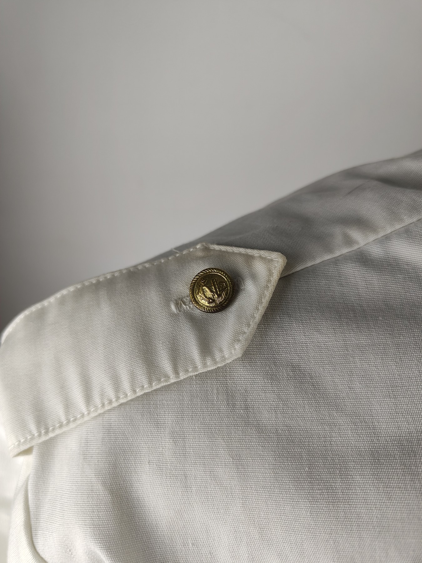 全场0元起拍 第116期 咸鱼国勋章拍卖专场 12月13日（周三）下午6：00开始 东德海军军官白色衬衣胸围116 肩宽46 衣长73