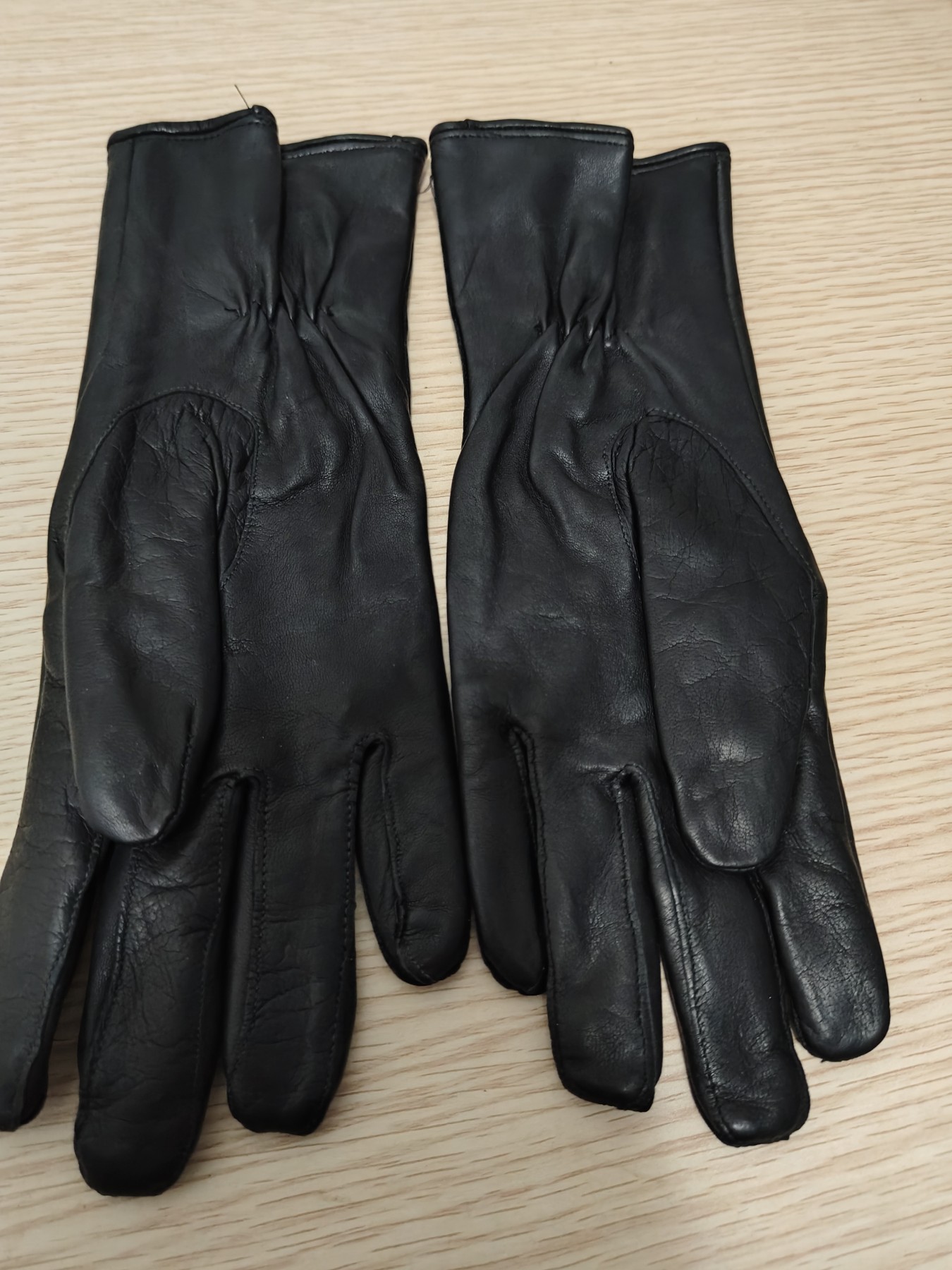 全场0元起拍 第116期 咸鱼国勋章拍卖专场 12月13日（周三）下午6：00开始 东德陆军皮手套 s码