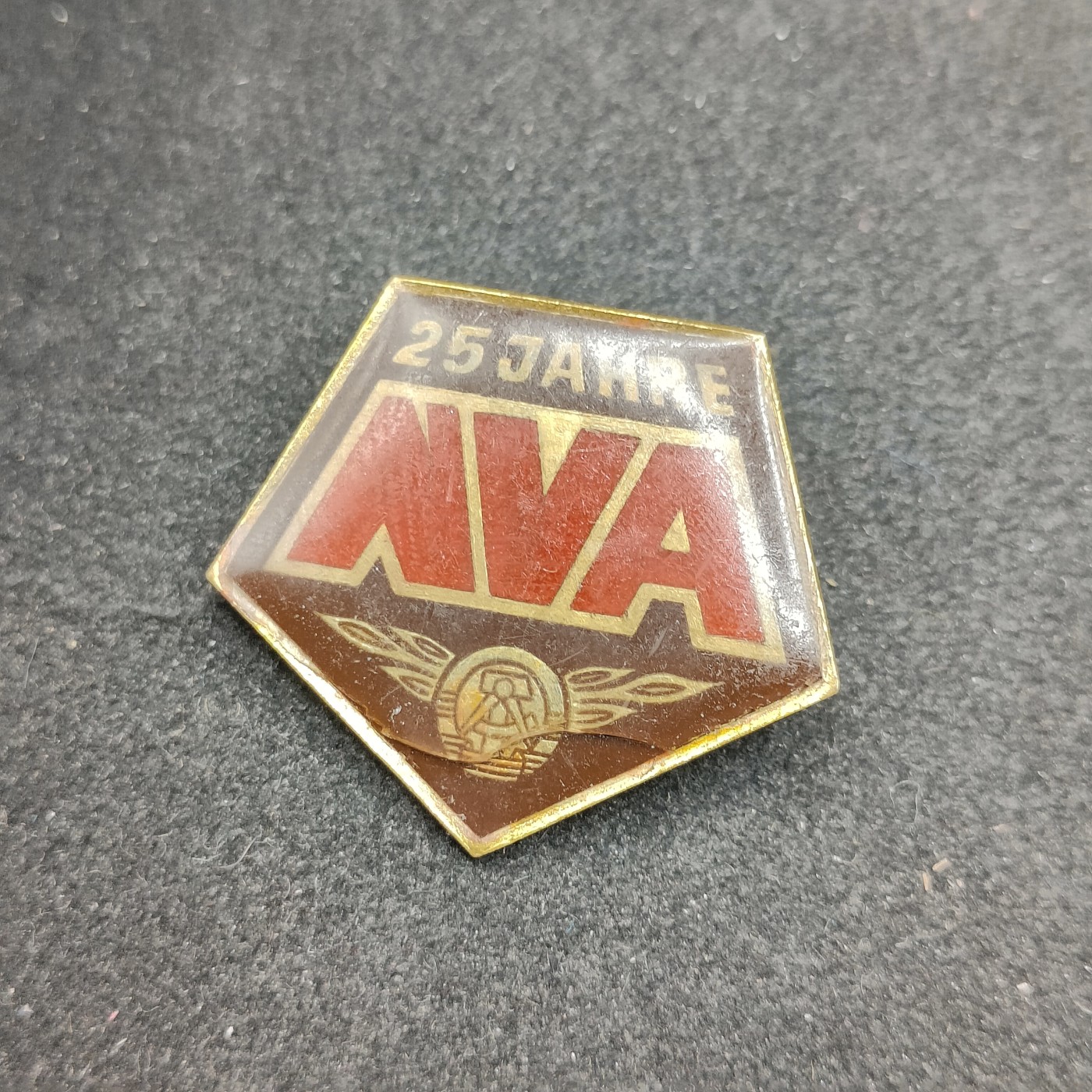 全场0元起拍 第116期 咸鱼国勋章拍卖专场 12月13日（周三）下午6：00开始 东德人民军建军25周年纪念章