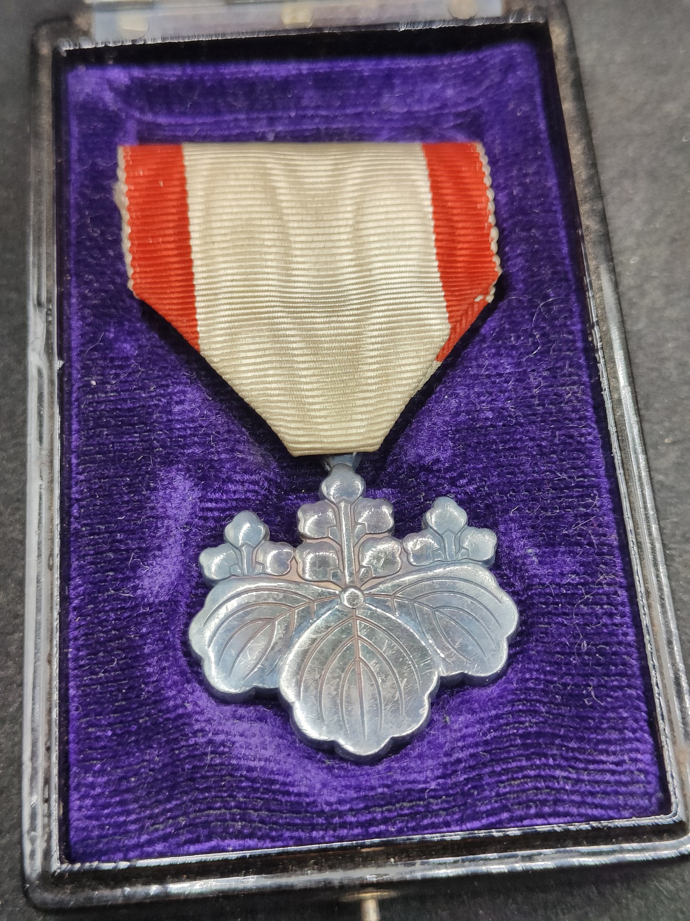 全场0元起拍 第116期 咸鱼国勋章拍卖专场 12月13日（周三）下午6：00开始 日本战时白叶章 银制带盒