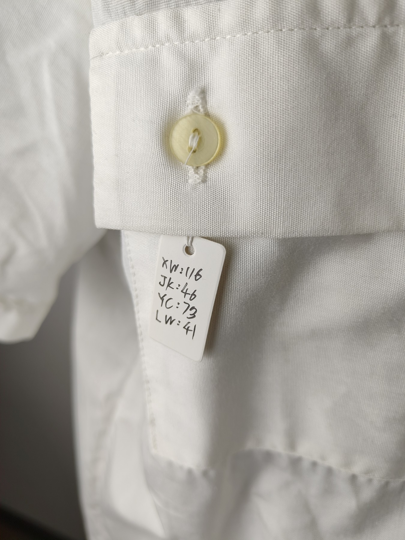 全场0元起拍 第116期 咸鱼国勋章拍卖专场 12月13日（周三）下午6：00开始 东德海军军官白色衬衣胸围116 肩宽46 衣长73