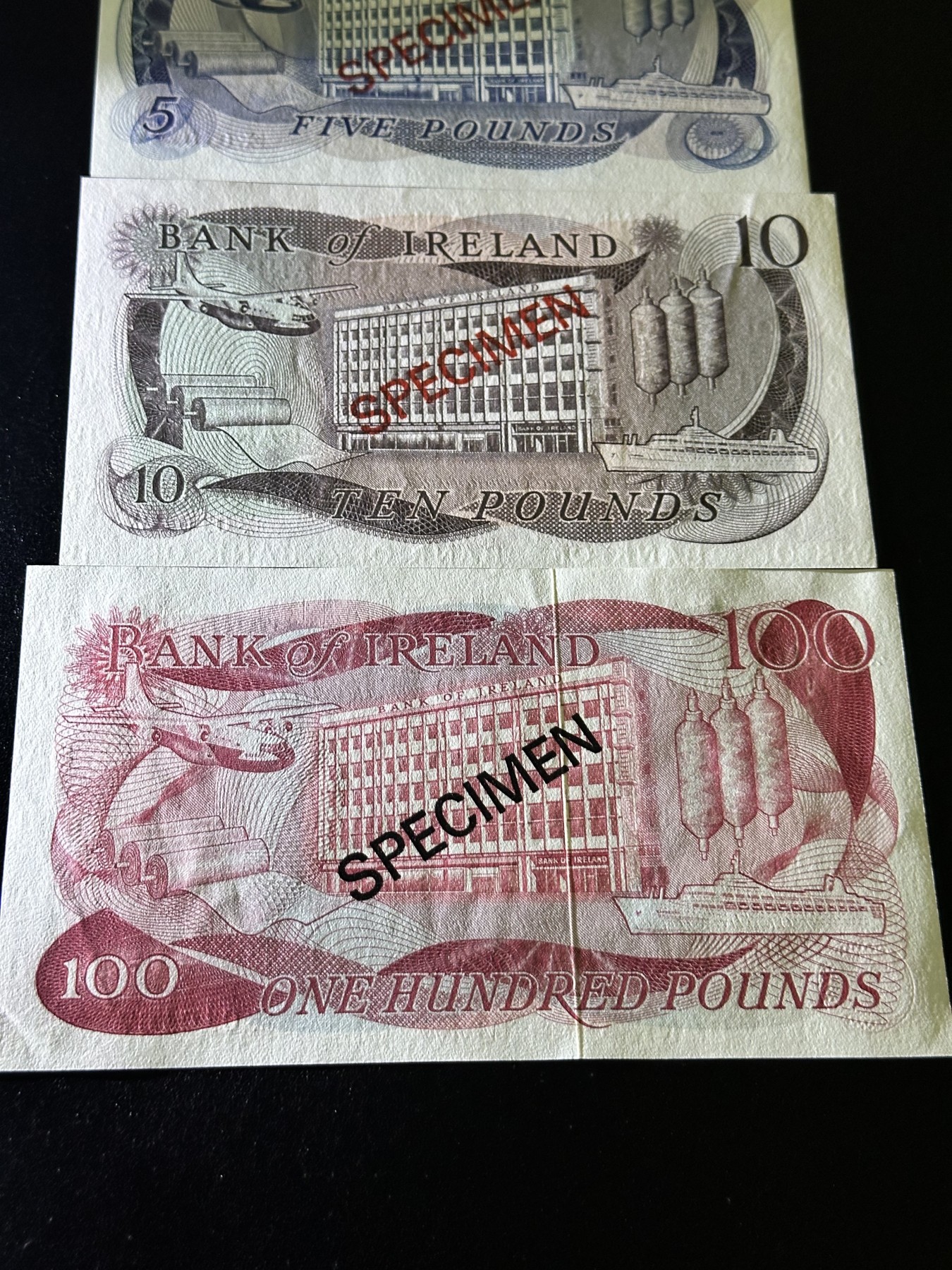 《外钞收藏家》第三百二十期（爱尔兰、北爱尔兰、马耳他专场） 爱尔兰银行1/5/10/100镑，全同号010167加*号加SPECIMEN，限量发行收藏版（北爱） 全新UNC