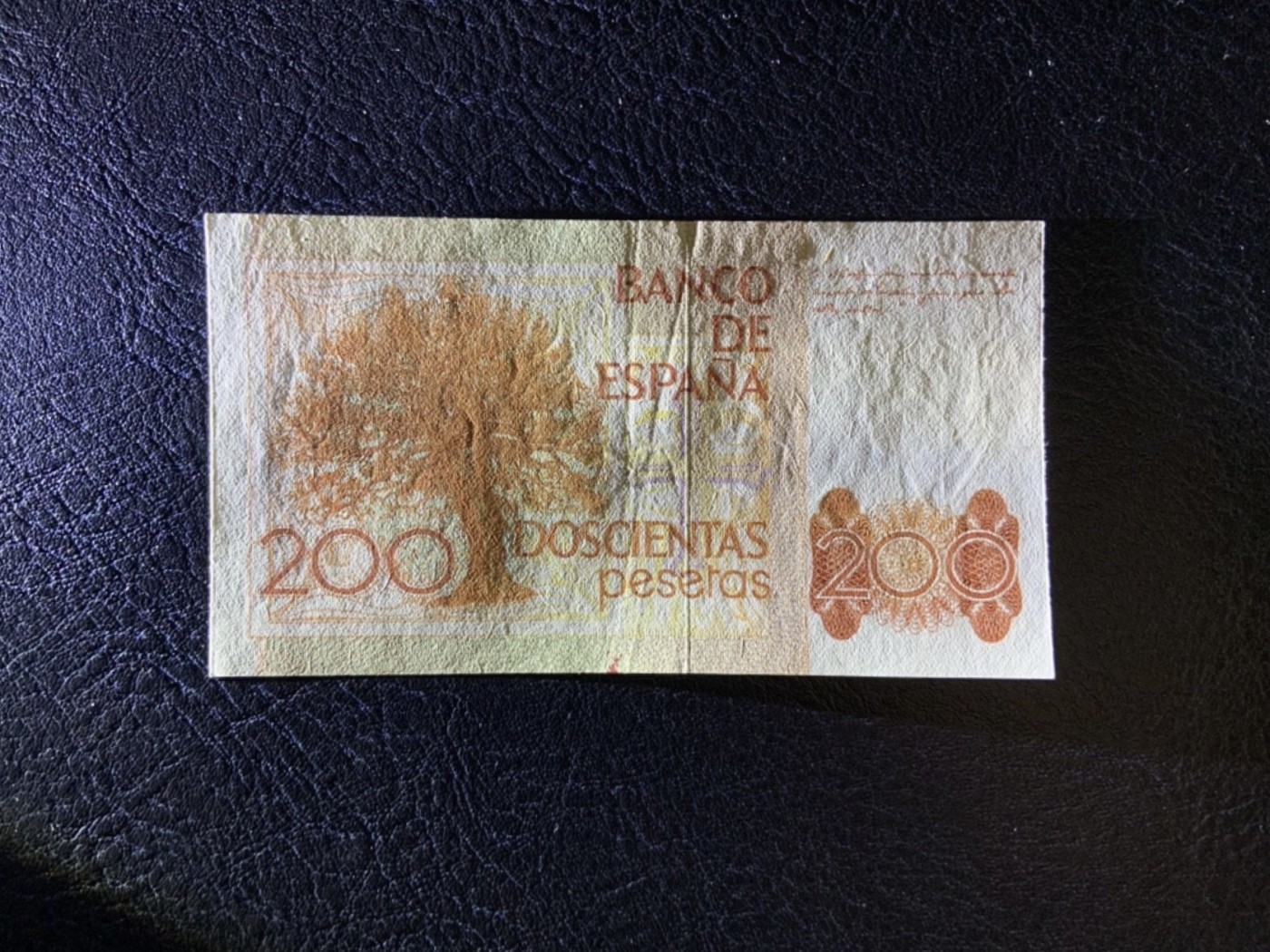 收藏联盟Quantum Auction 第310期拍卖 (已更新) 西班牙1980年200比塞塔 品相AU+ 初版数字冠