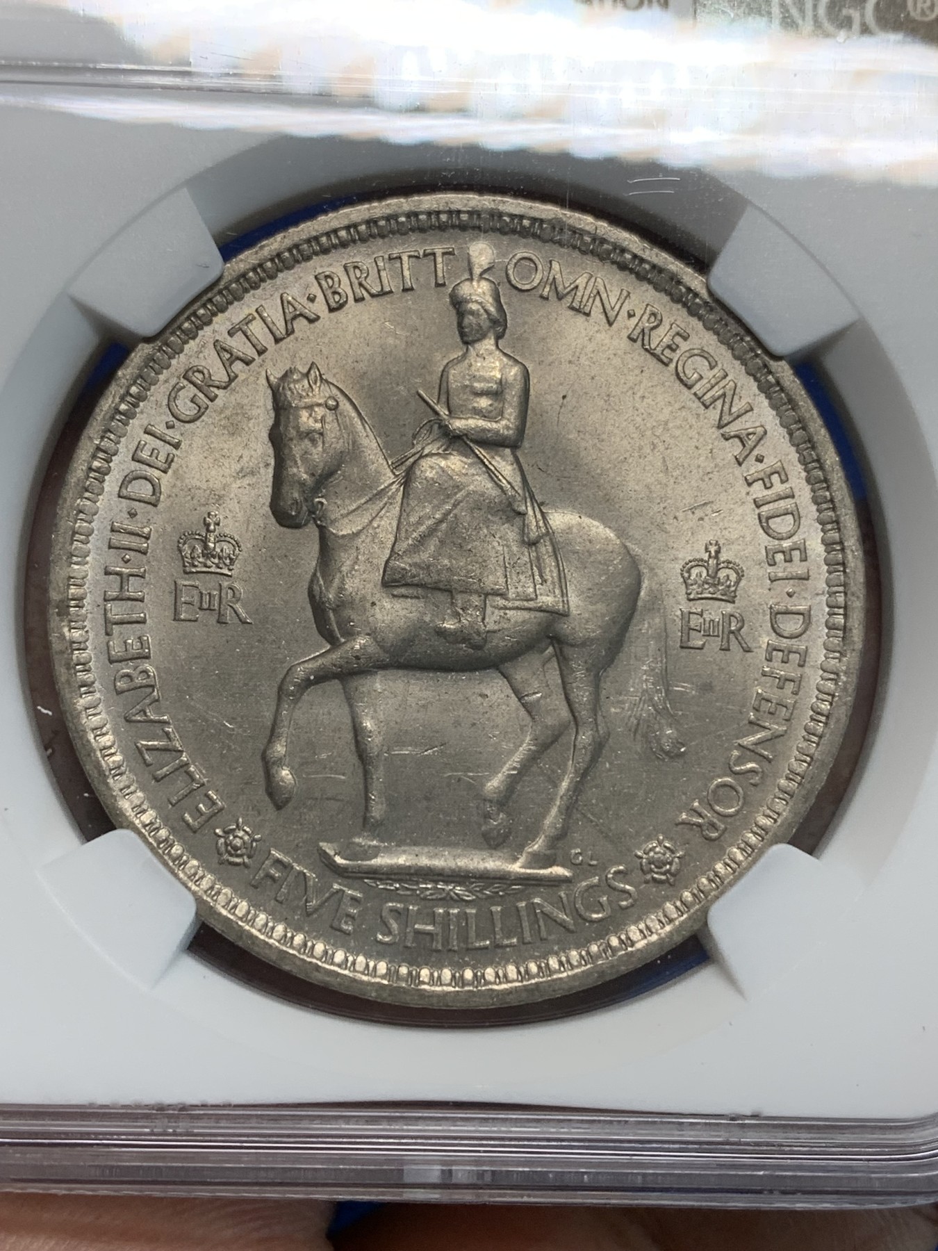 《竞宝斋》第223场-周日，周一 2场 (全场包邮) NGC-MS64 英国1953年伊丽莎白二世纪念克朗币 造型精美