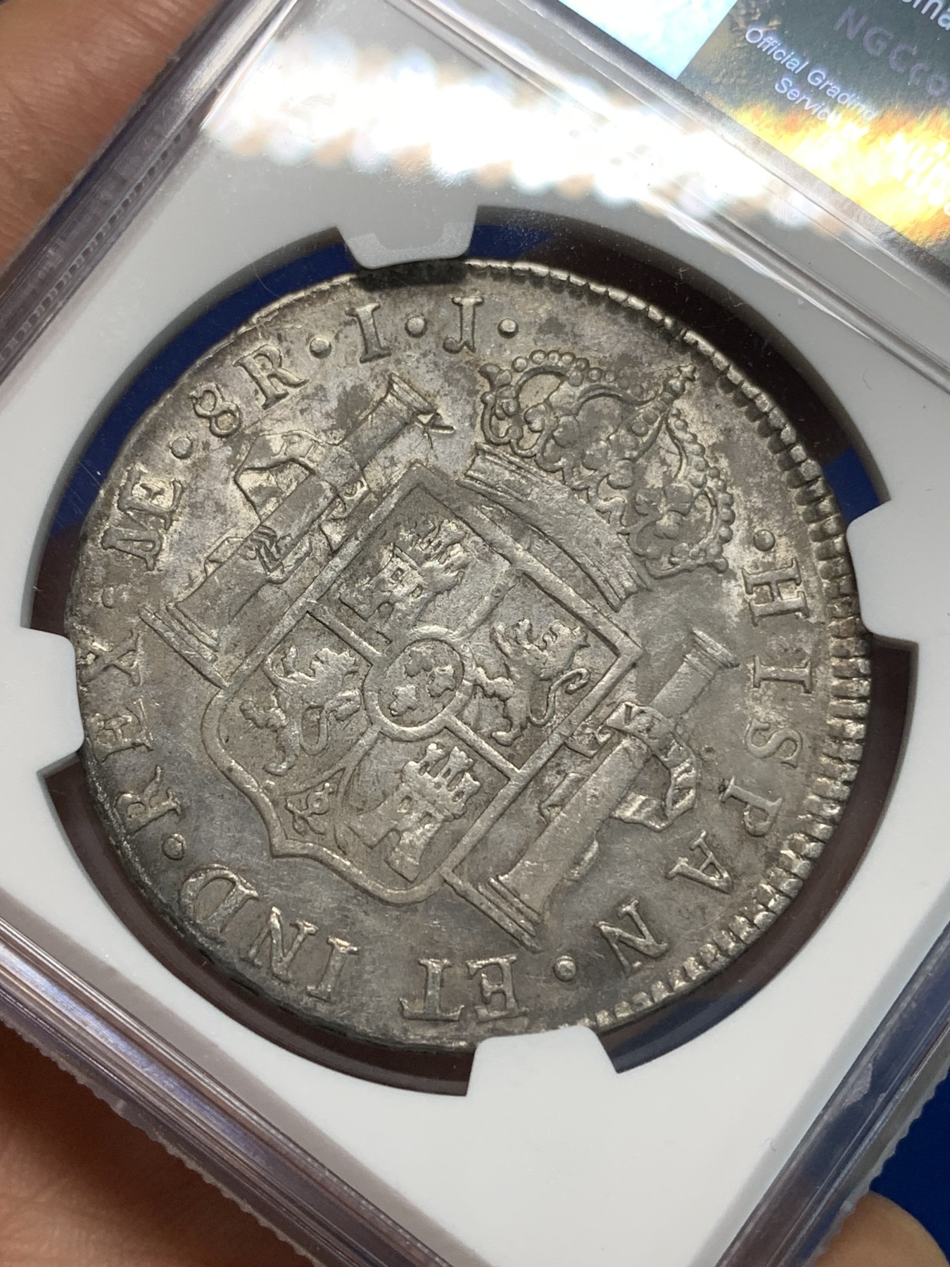 《竞宝斋》第223场-周日，周一 2场 (全场包邮) NGC AUD 西属秘鲁1794年卡洛斯四世双柱8R 小米戳 状态深打