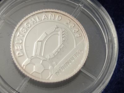 燕姐换藏第70拍 利比里亚2004年德国世界杯球场12枚银币套币