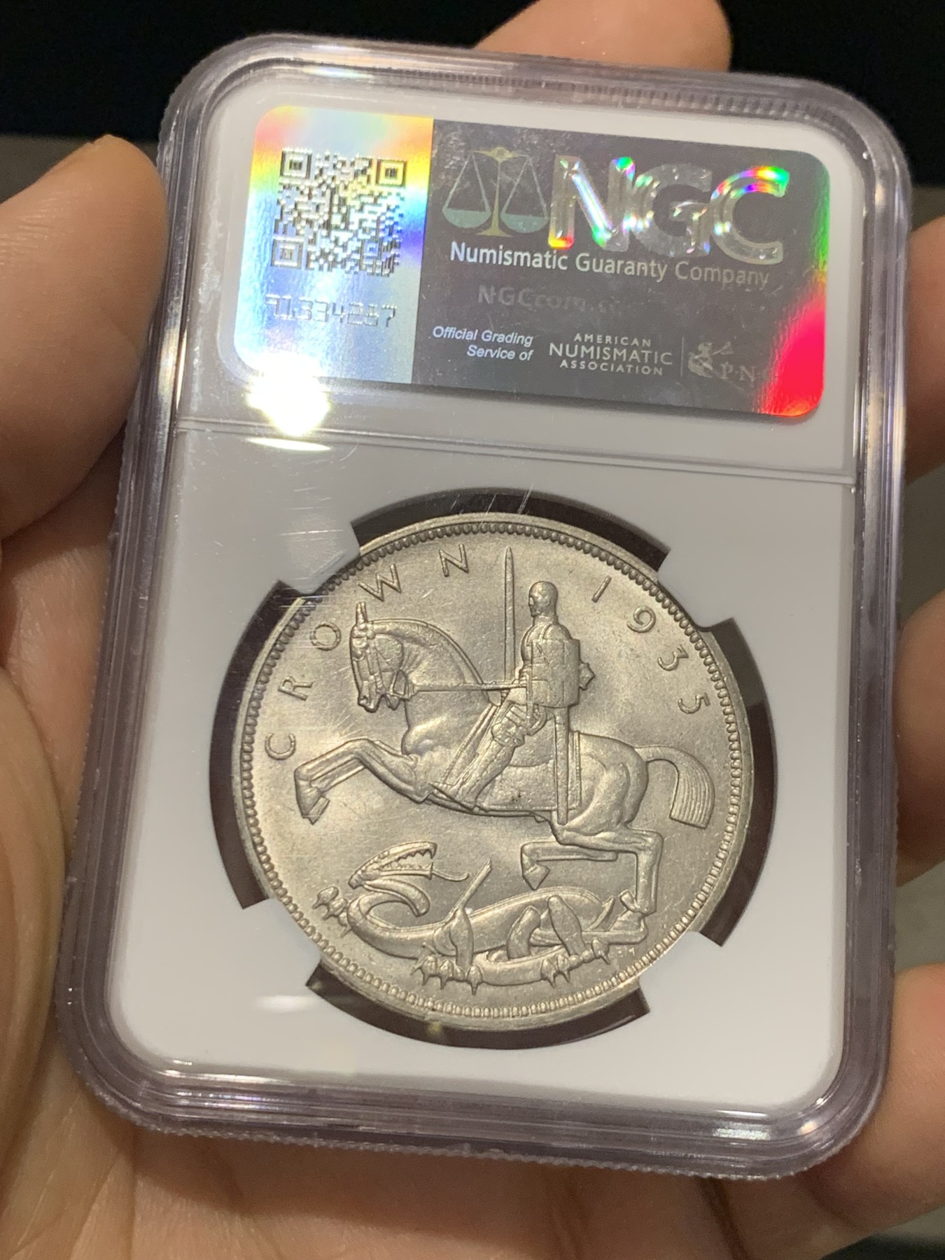 《竞宝斋》第223场-周日，周一 2场 (全场包邮) NGC-MS64 英国1935年乔治五世登基纪念克朗银币，bu品质，经典热门品种。
