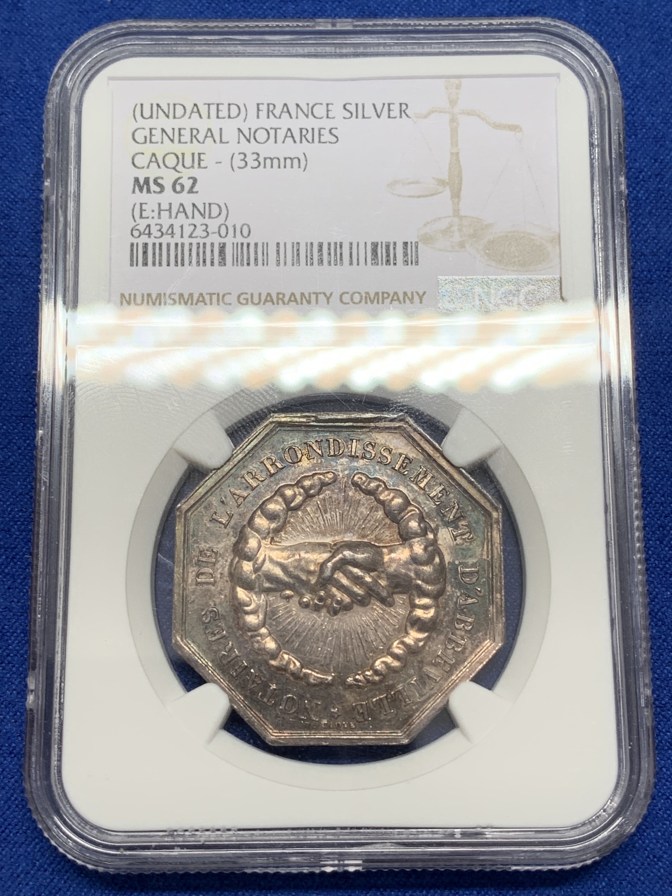 《竞宝斋》第223场-周日，周一 2场 (全场包邮) NGC-MS62 法国卡克塔公证处JETON银质八角章 稀少手指边铭 五彩