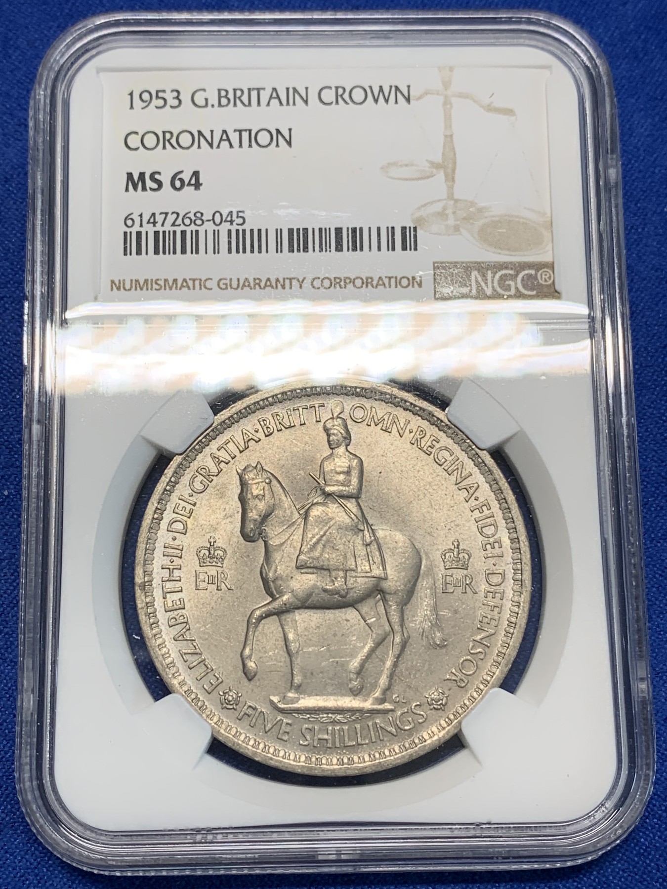 《竞宝斋》第223场-周日，周一 2场 (全场包邮) NGC-MS64 英国1953年伊丽莎白二世纪念克朗币 造型精美